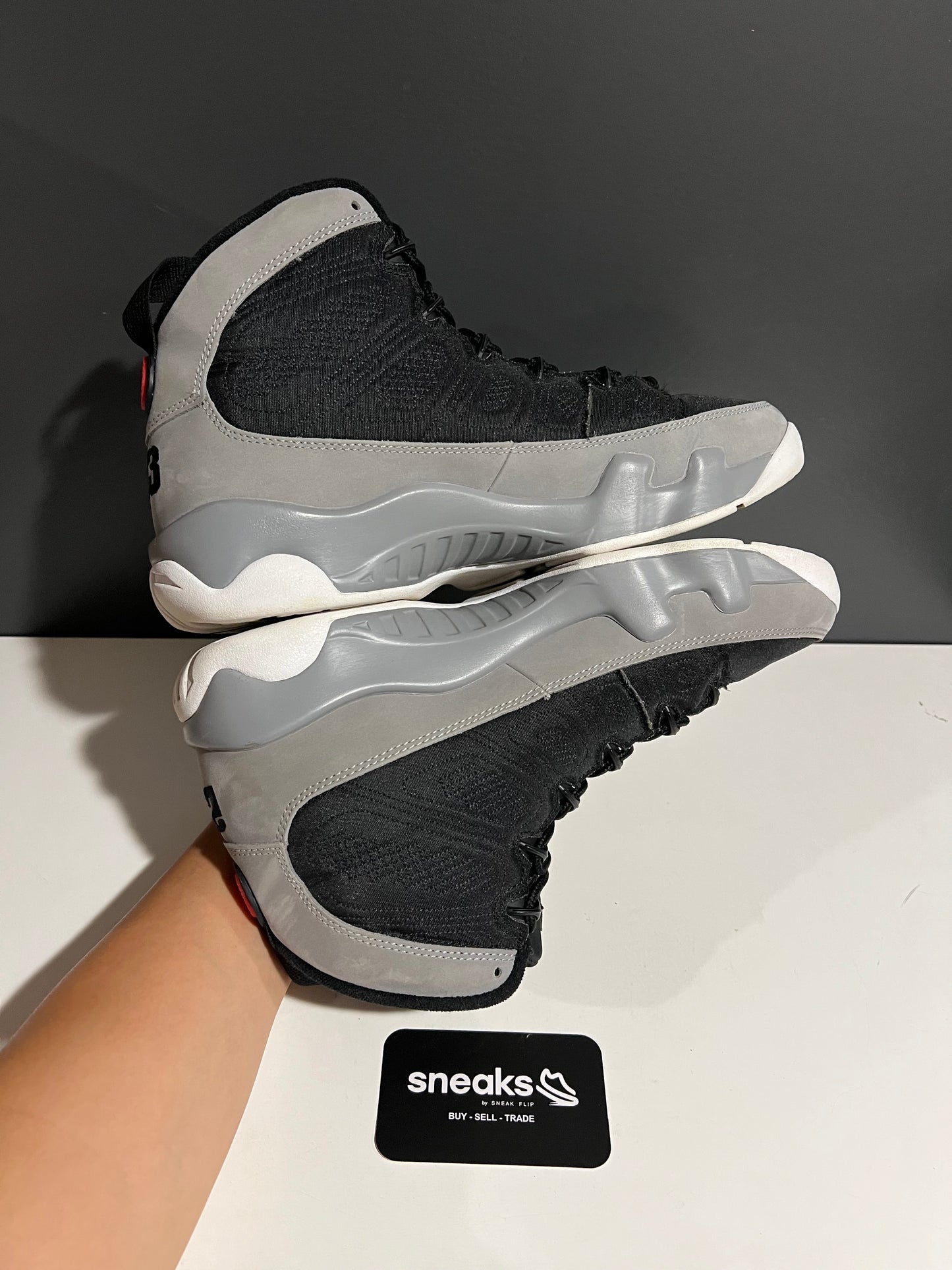 USED Air Jordan 9 Retro Particle Grey CT8019-060 SIZE 9.5M NO BOX
