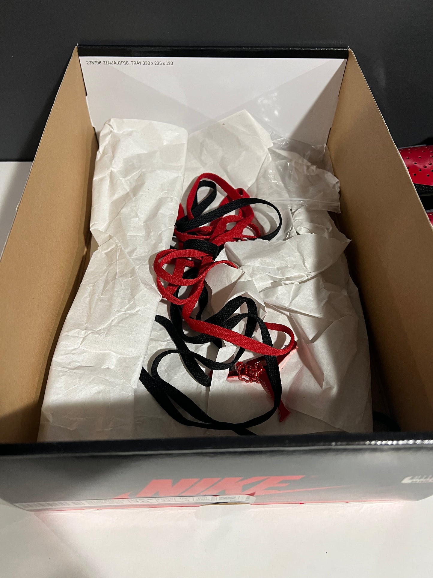 USED Air Jordan 1 Retro High OG Patent Bred 555088-063 SIZE 10M OG ALL AG25-43