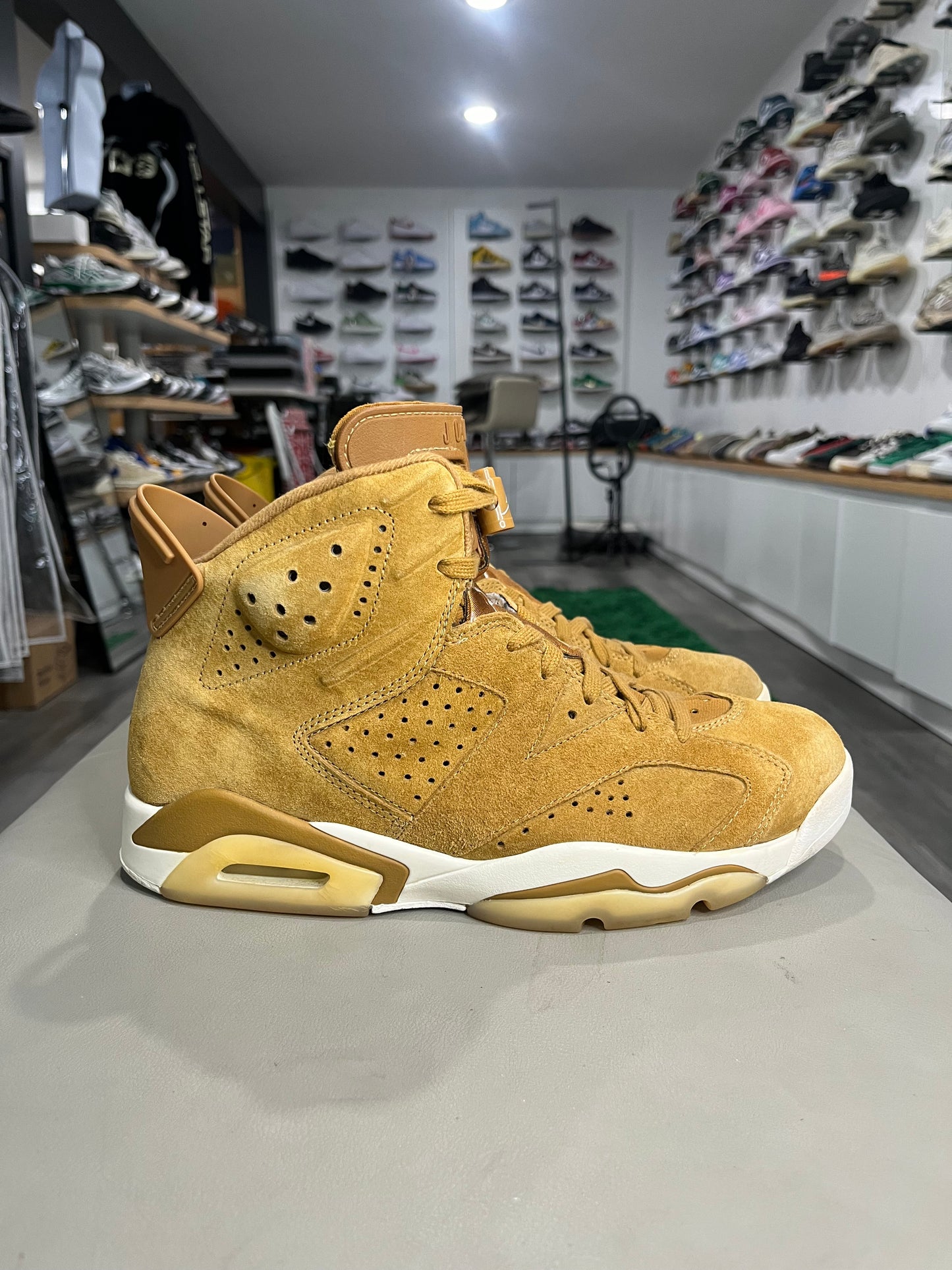 Air Jordan 6 Retro Wheat 384664-705 USED 8.5M NO BOX