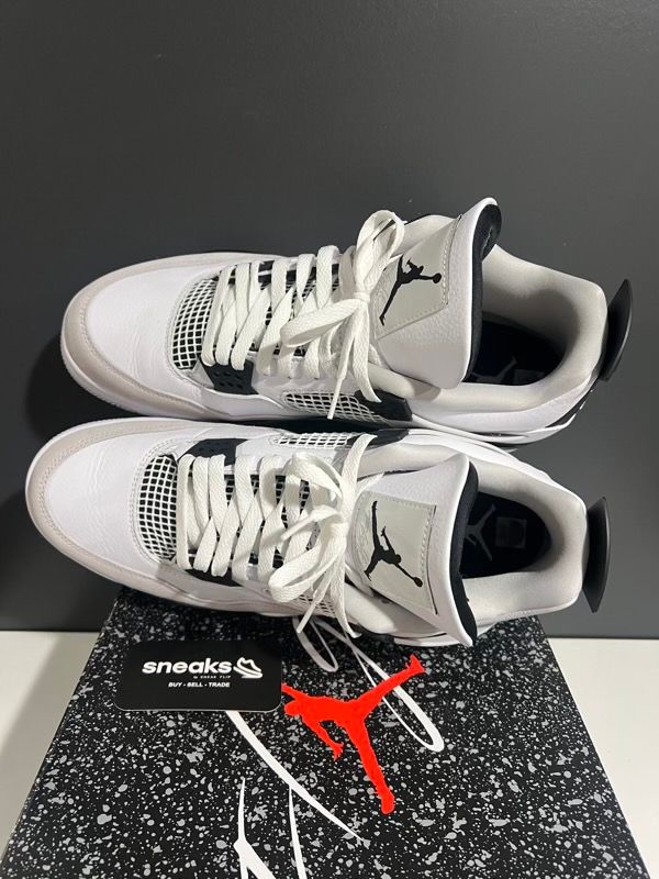 Jordan 4 Retro Military Black - Used