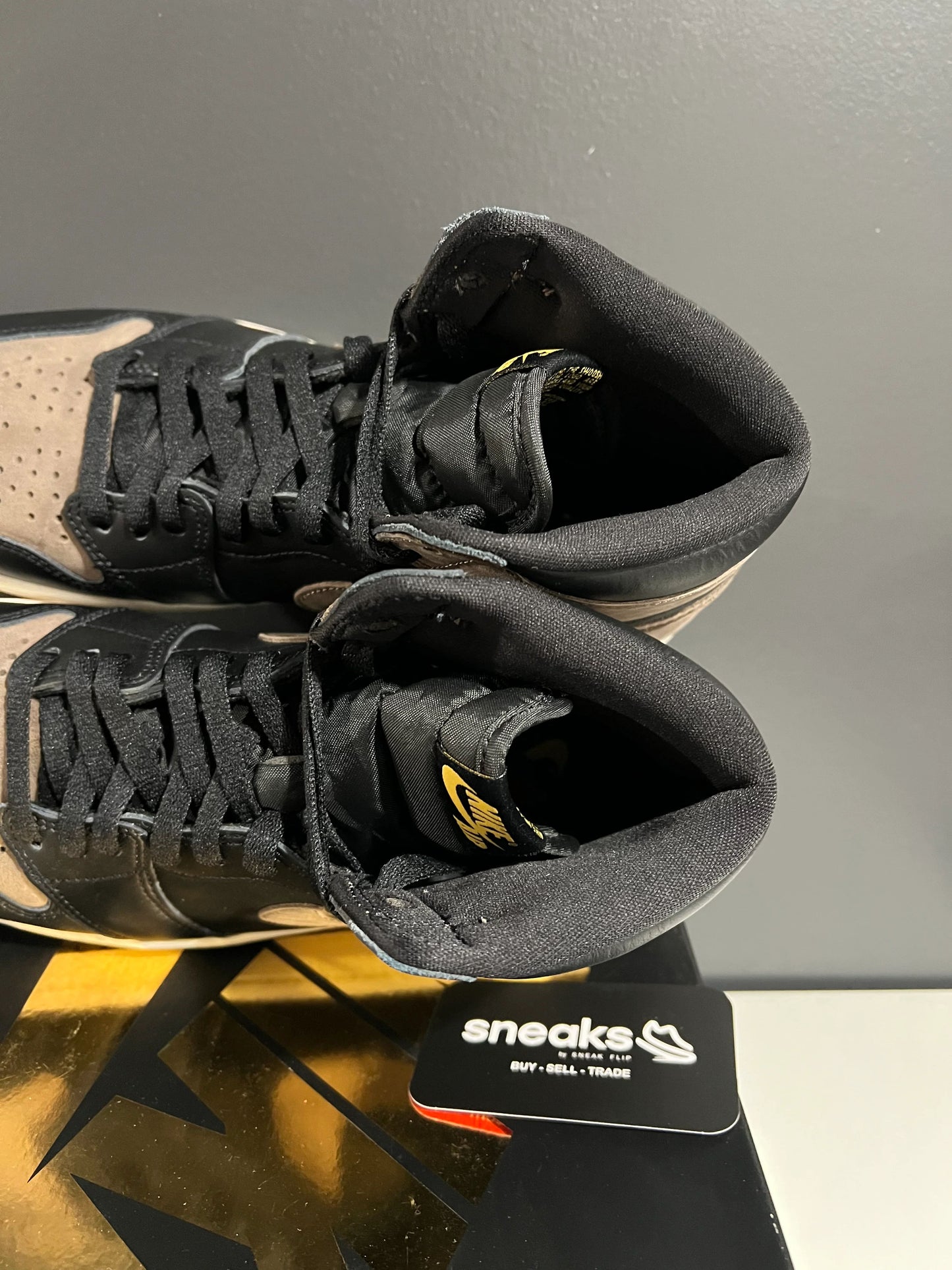 Jordan 1 Retro High OG Palomino - Used