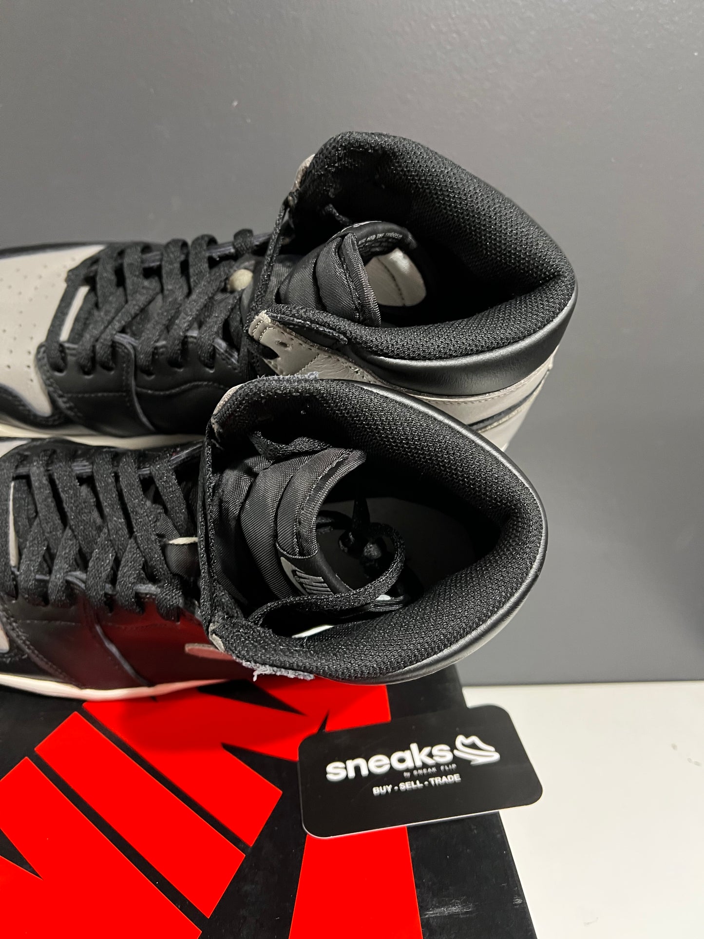 USED Air Jordan 1 Retro High OG Shadow 2018 555088-013 SIZE 11.5M OG ALL SP25-090