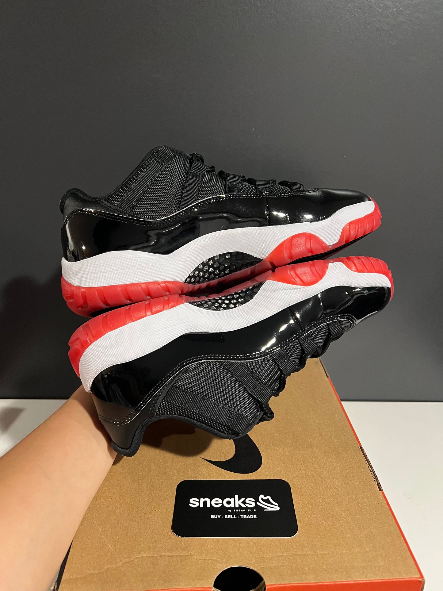 USED Air Jordan 11 Retro Low Bred 2025 FV5104-006 SIZE 9M OG ALL JY25-117