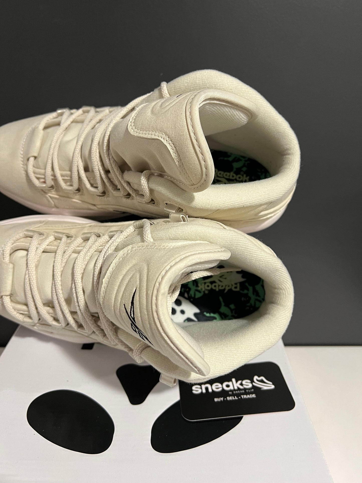 USED Reebok Question Mid Boktober FZ1357 SIZE 11M OG ALL JY25-110