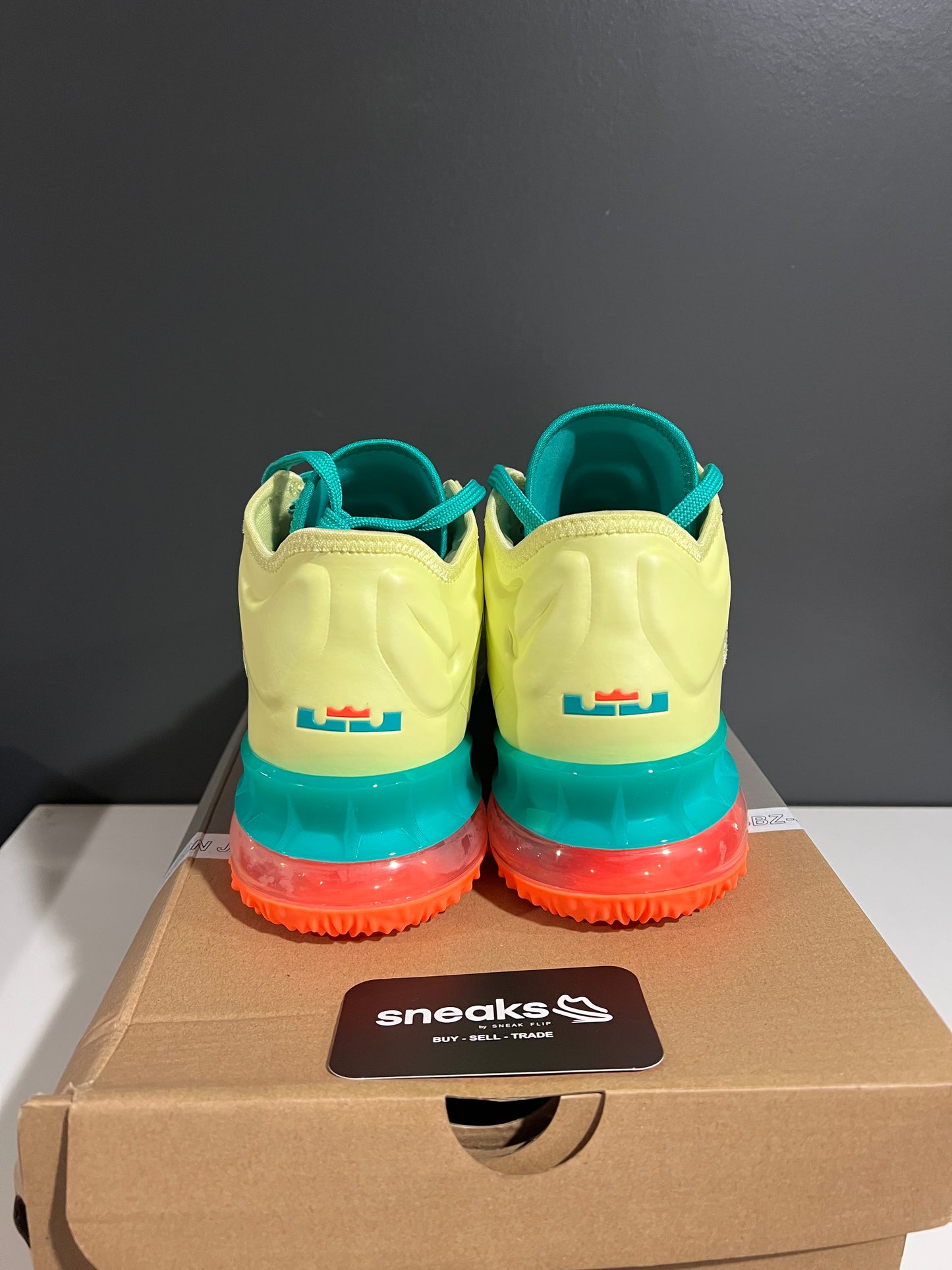 NEW LeBron 18 Low LeBronold Palmer CV7562-300 SIZE 11M OG ALL JY25-187