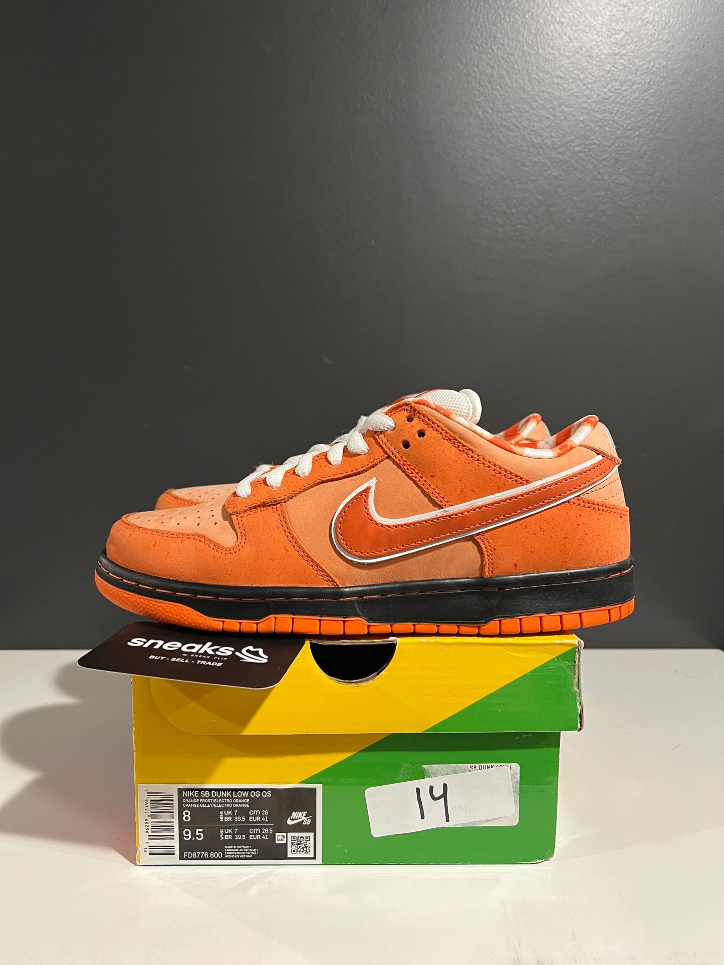 USED Concepts x Dunk Low SB Orange Lobster FD8776-800 SIZE 8M OG ALL AG25-176