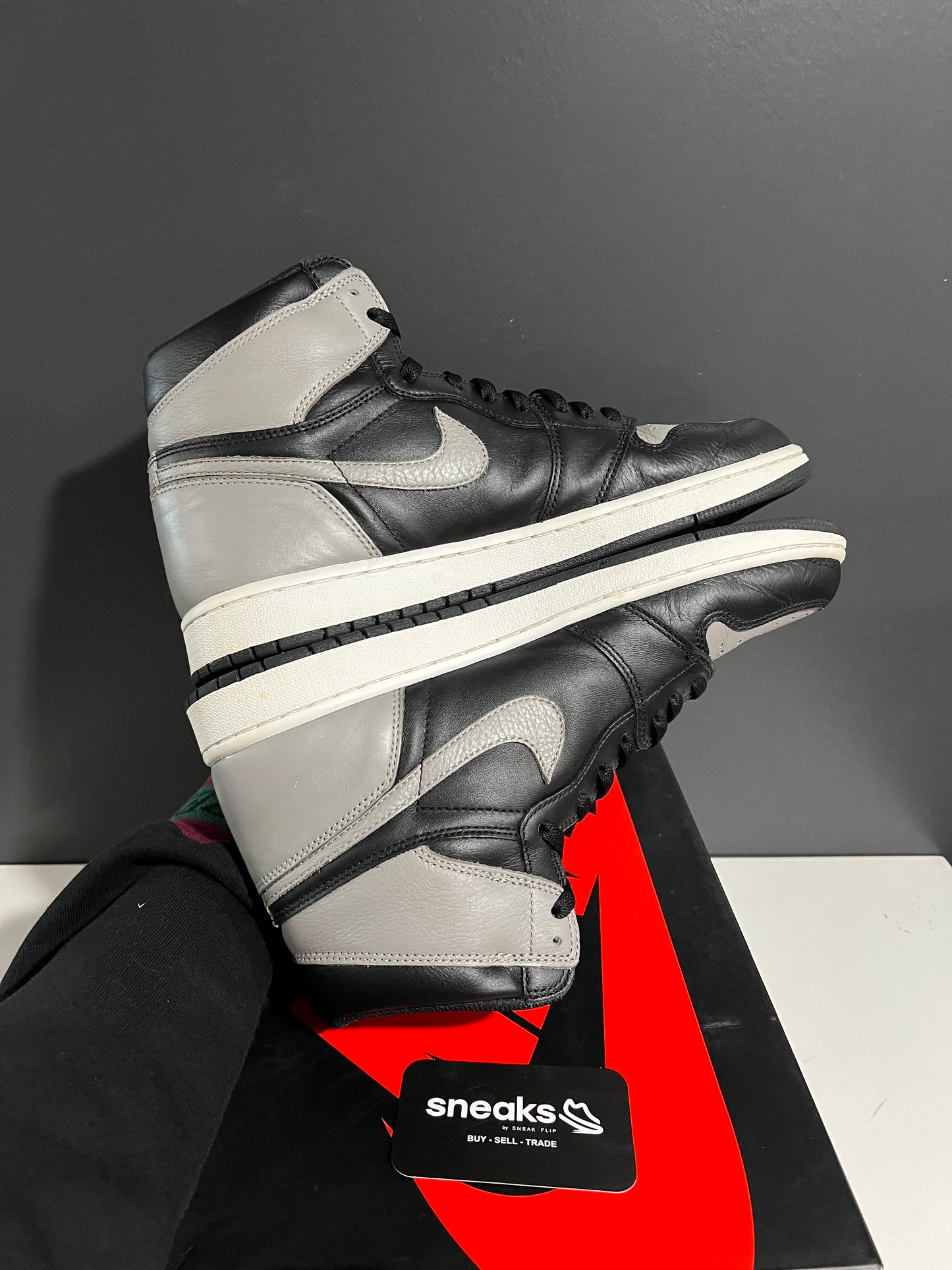 USED Air Jordan 1 Retro High OG Shadow 2018 555088-013 SIZE 11.5M OG ALL SP25-090