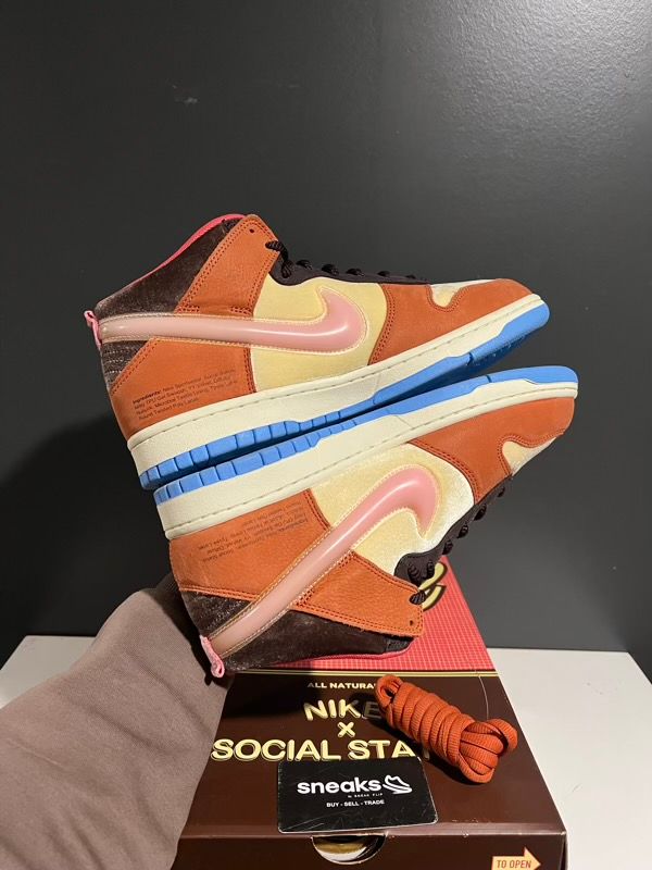 USED SIZE 11.5M Nike Dunk Mid Social Status Free Lunch Chocolate Milk