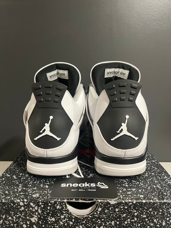 Jordan 4 Retro Military Black - Used