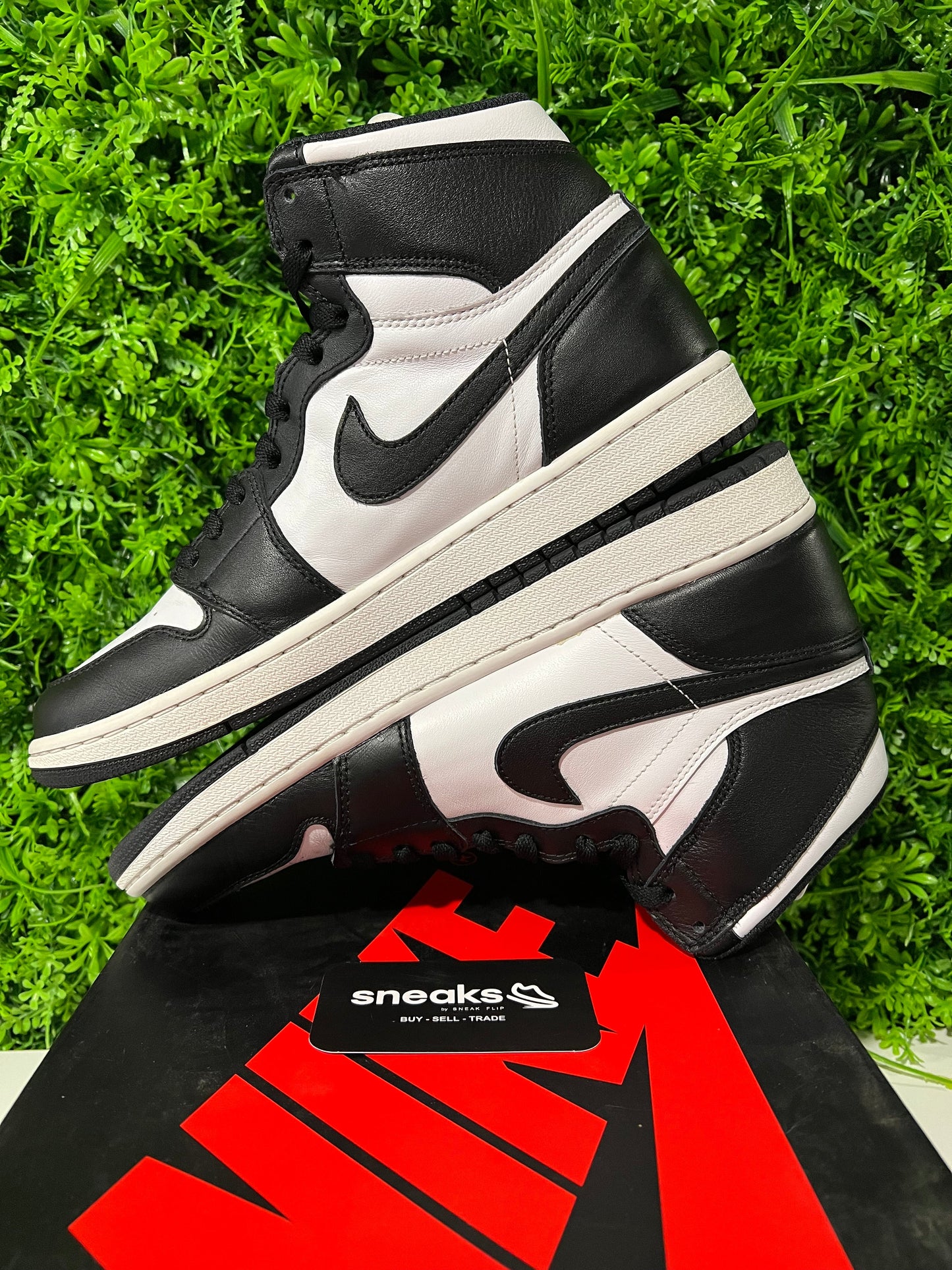 Jordan 1 Retro High OG Black White - Used