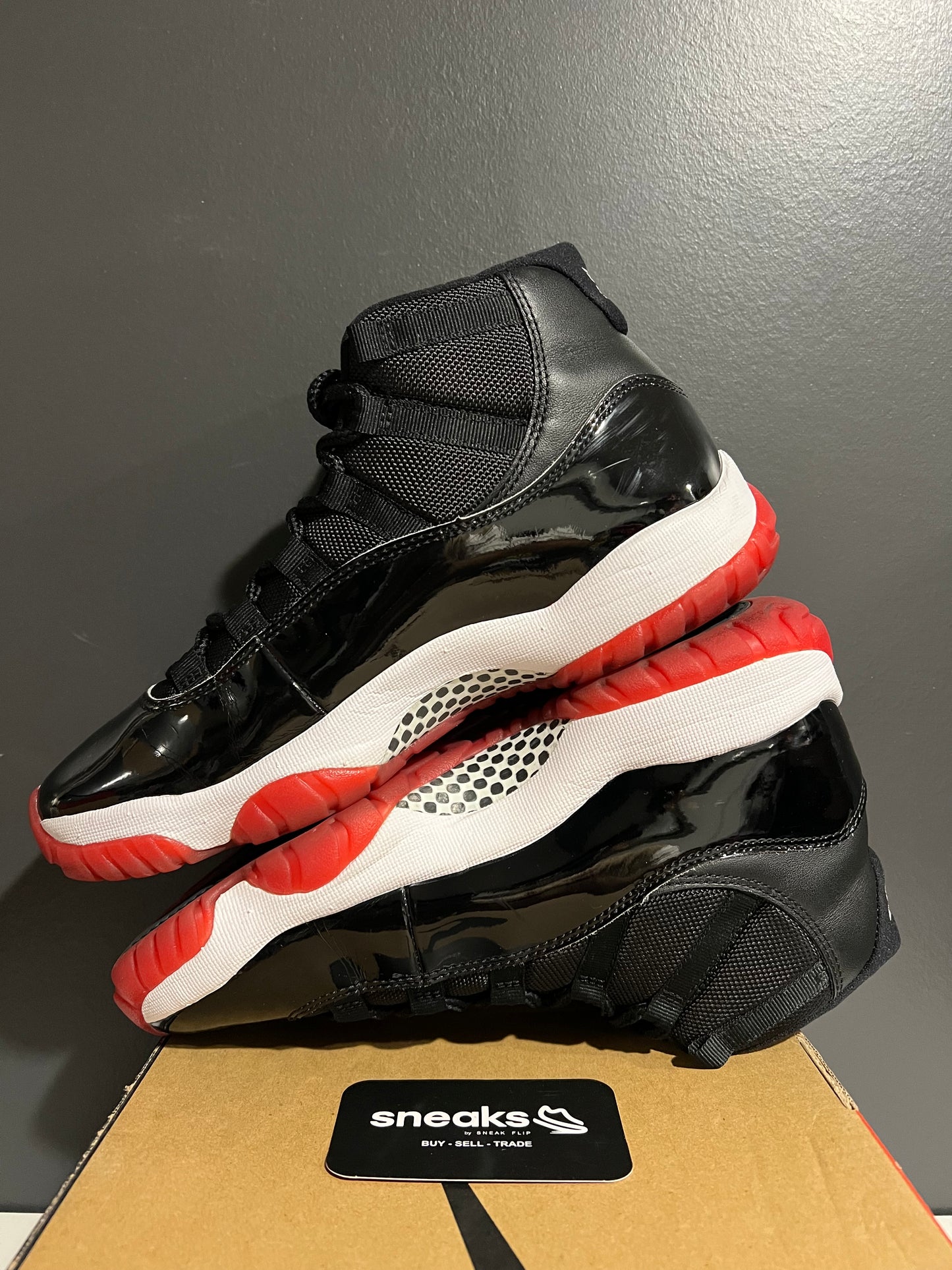 USED Air Jordan 11 Retro “Bred” 2019 (Playoffs) 378037-061 SIZE 8M OG ALL JY25-282