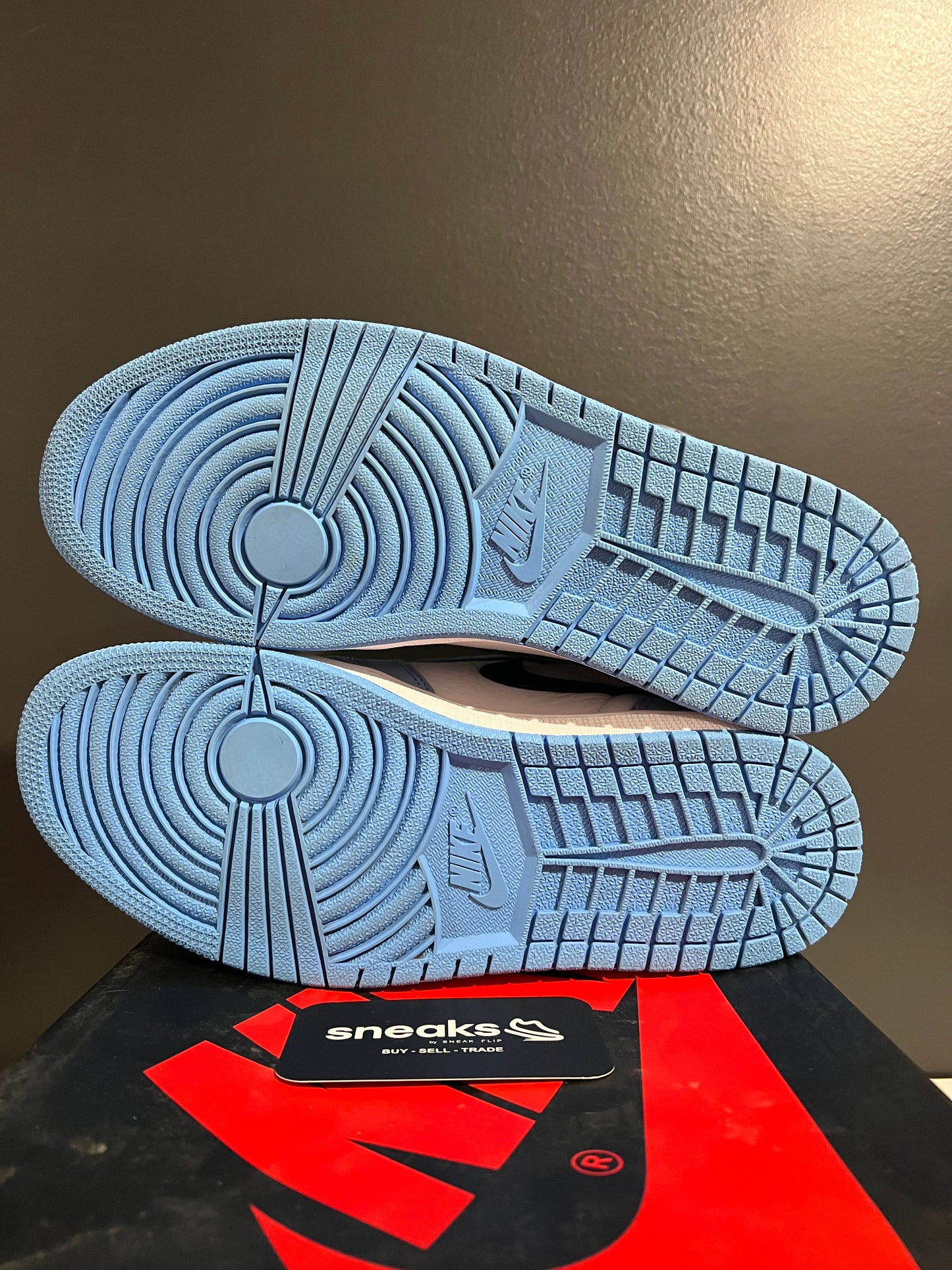 Jordan 1 Retro High OG University Blue - Used