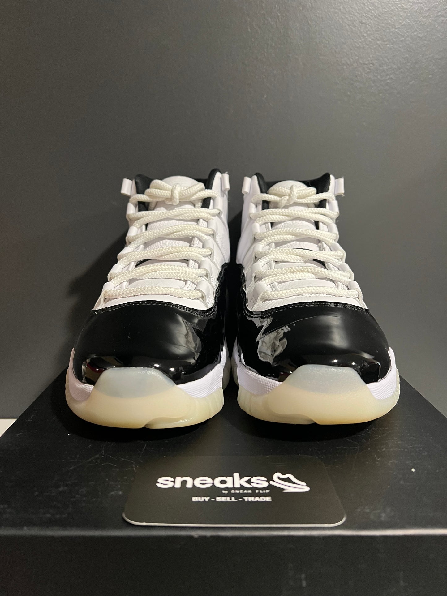 USED Air Jordan 11 Retro Gratitude Defining Moments CT8012 170 SIZE 10M OG ALL AG25-169