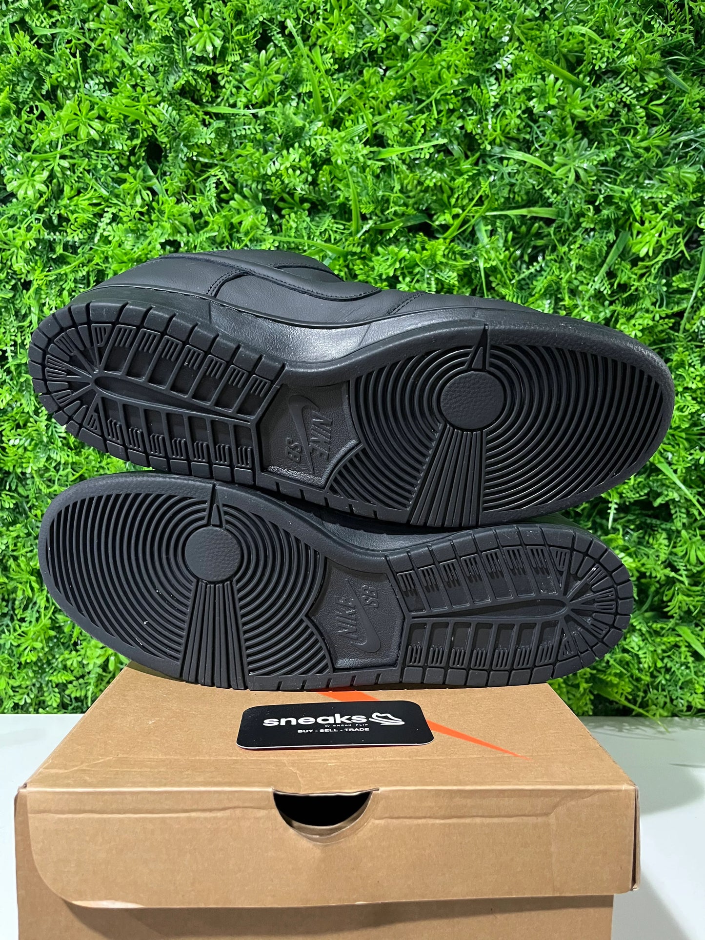 Nike SB Dunk Low Pro Triple Black - Used