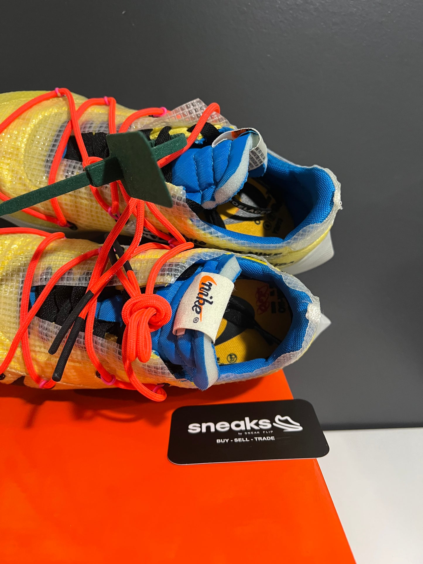 USED Off-White x Wmns Vapor Street Tour Yellow CD8178-700 SIZE 6M OG ALL JN25-145