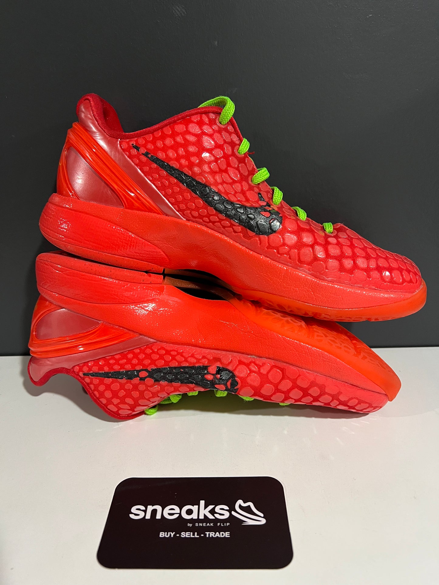 USED Zoom Kobe 6 GS Reverse Grinch FV9676-600 SIZE 4Y NO BOX SP25-068