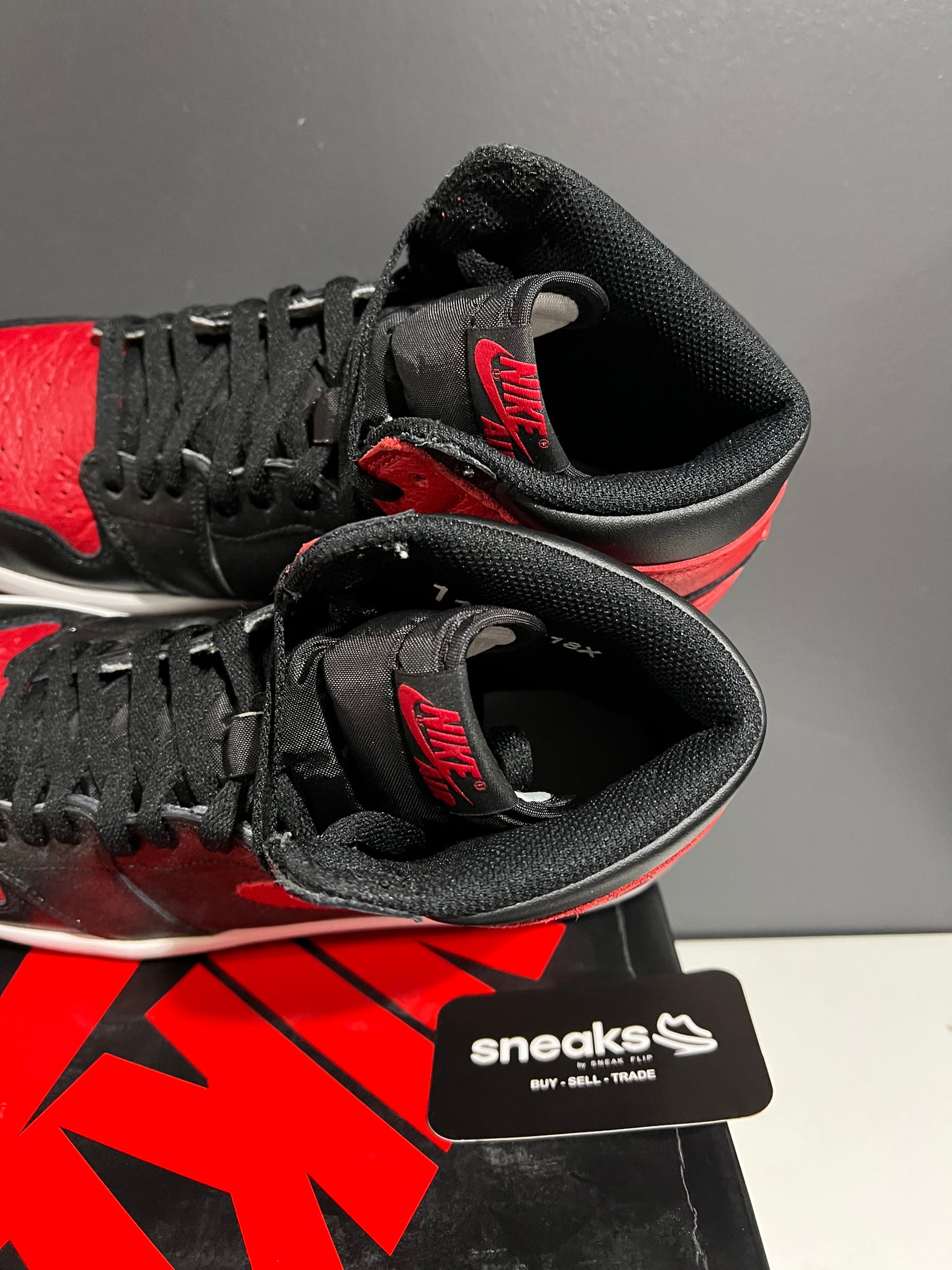 USED Air Jordan 1 Retro High OG Banned 2016 555088-001 SIZE 11M OG ALL AG25-337