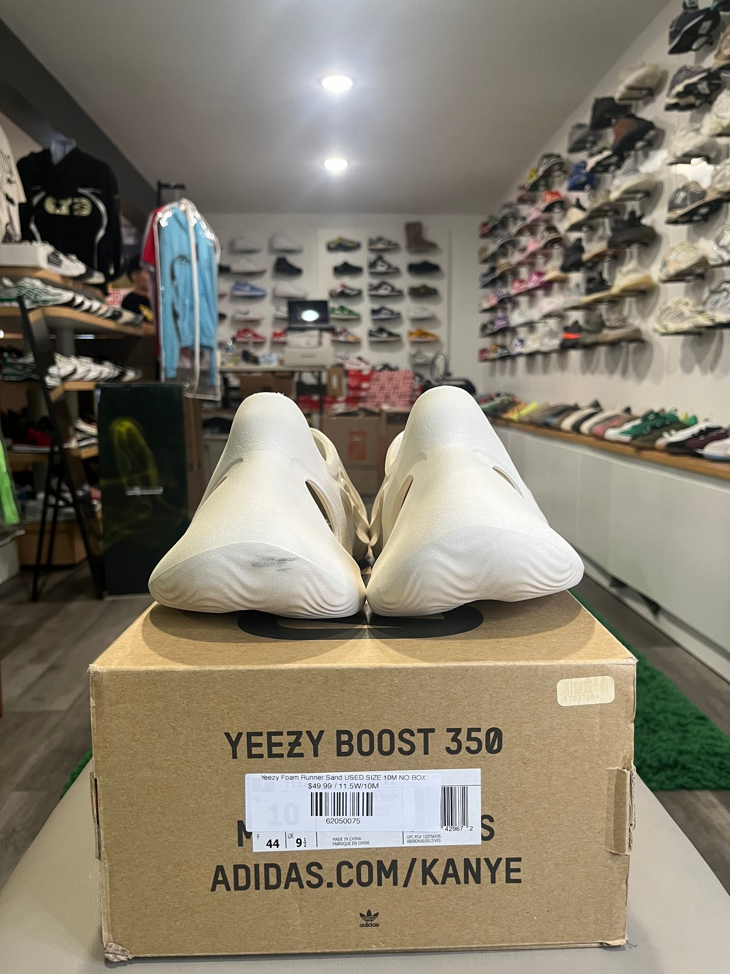 Yeezy Foam Runner Sand USED SIZE 10M NO BOX