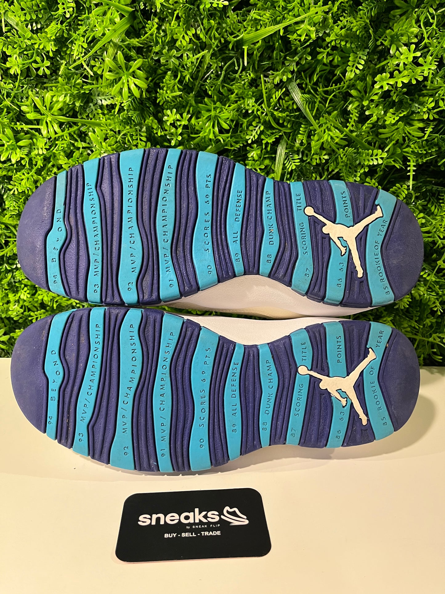 USED Air Jordan 10 Retro Charlotte Hornets 310805-107 SIZE 9.5M NO BOX