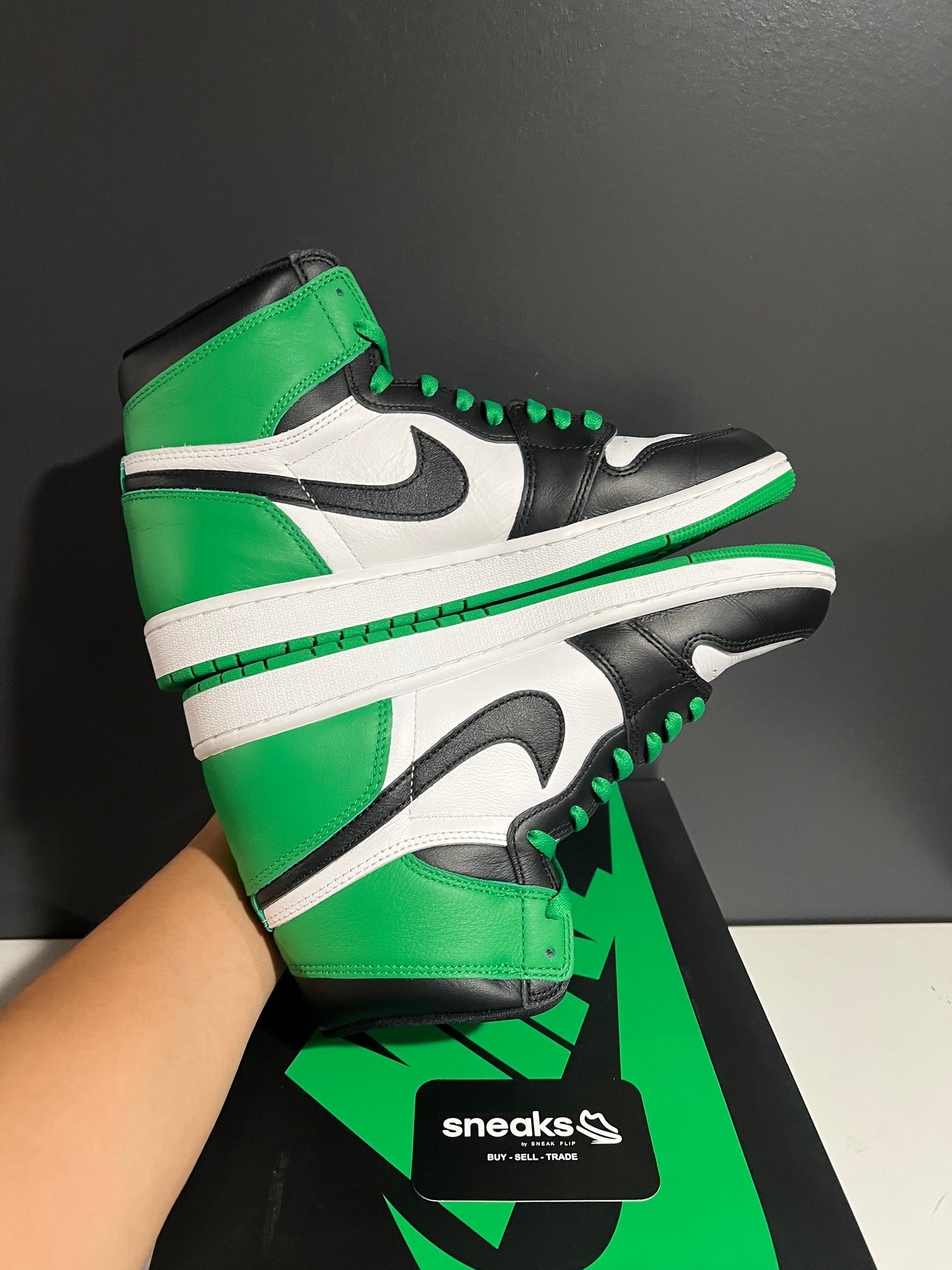 USED Air Jordan 1 Retro High OG Lucky Green DZ5485-031 SIZE 10M OG ALL AG25-26