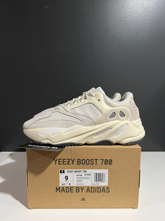 USED Yeezy Boost 700 Analog EG7596 SIZE 9M OG ALL AG25-34