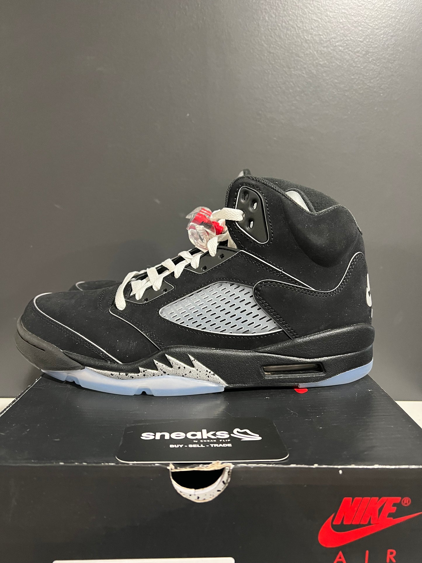 USED Air Jordan 5 Retro OG Black Metallic Reimagined HF3975-001 SIZE 9.5M OG ALL JN25-122