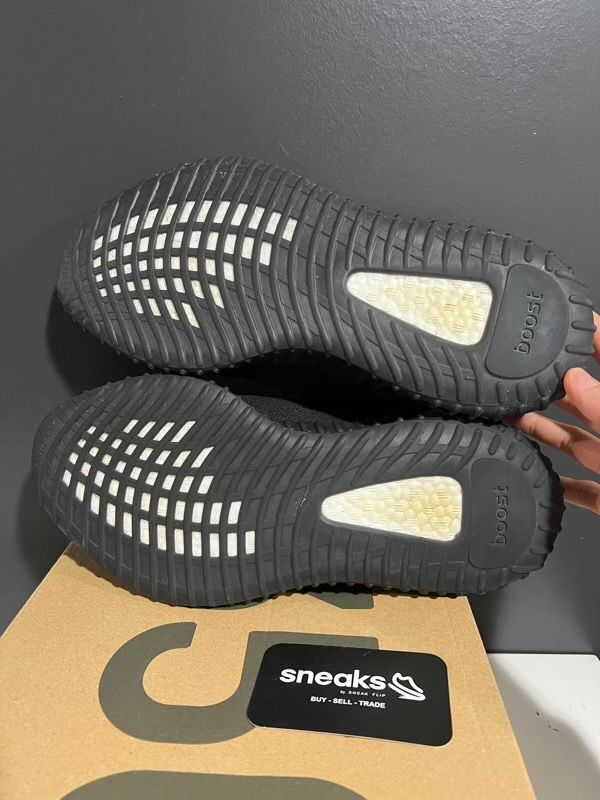 USED SIZE 10M Adidas Yeezy Boost 350 V2 Onyx - Used