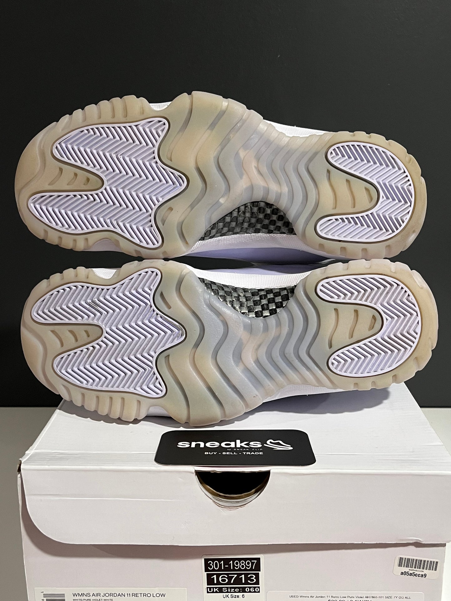 USED Wmns Air Jordan 11 Retro Low Pure Violet AH7860-101 SIZE 7Y OG ALL