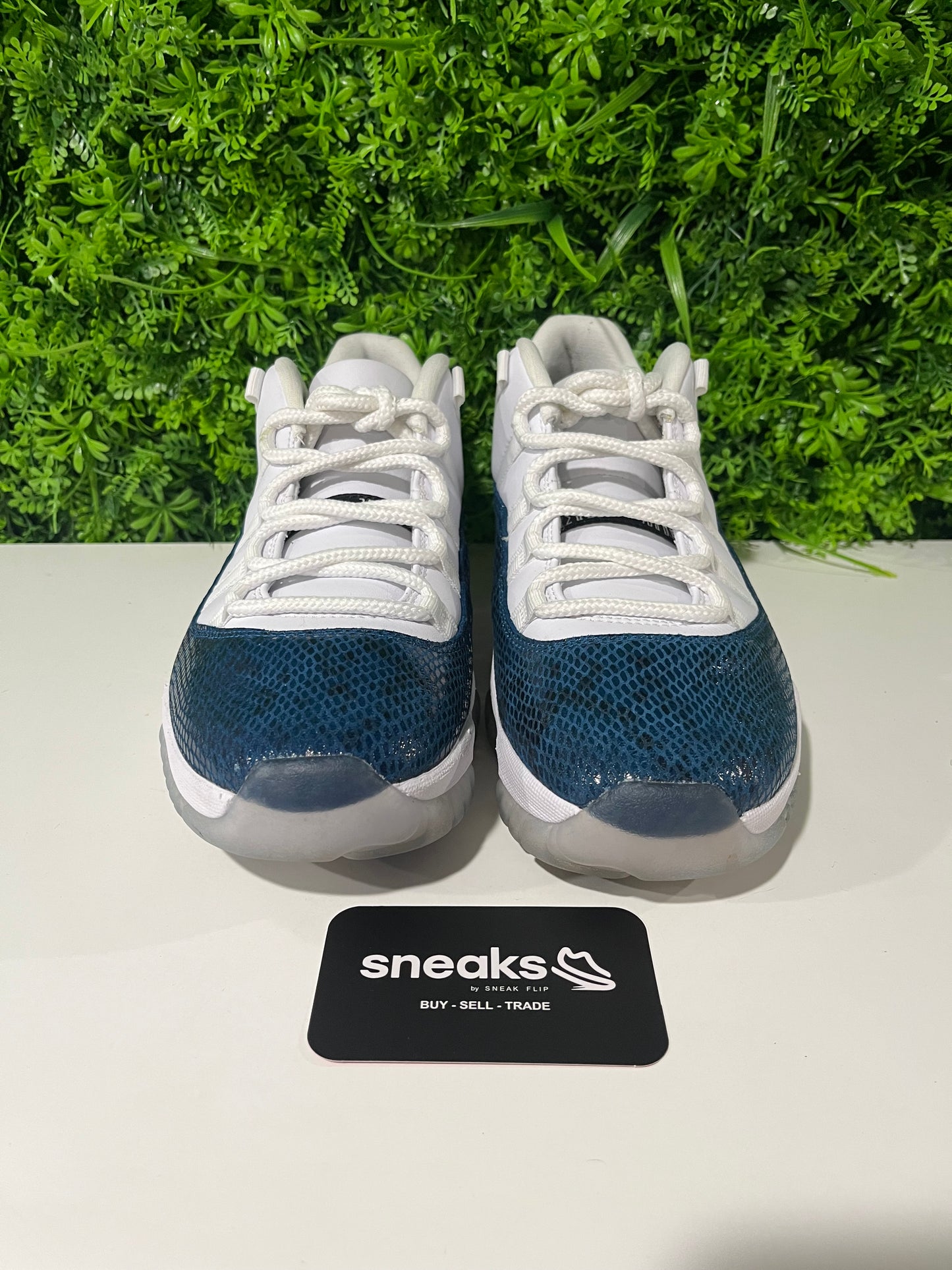 USED Air Jordan 11 Retro Low Navy Snakeskin 2019 CD6846-102 SIZE 9.5M NO BOX