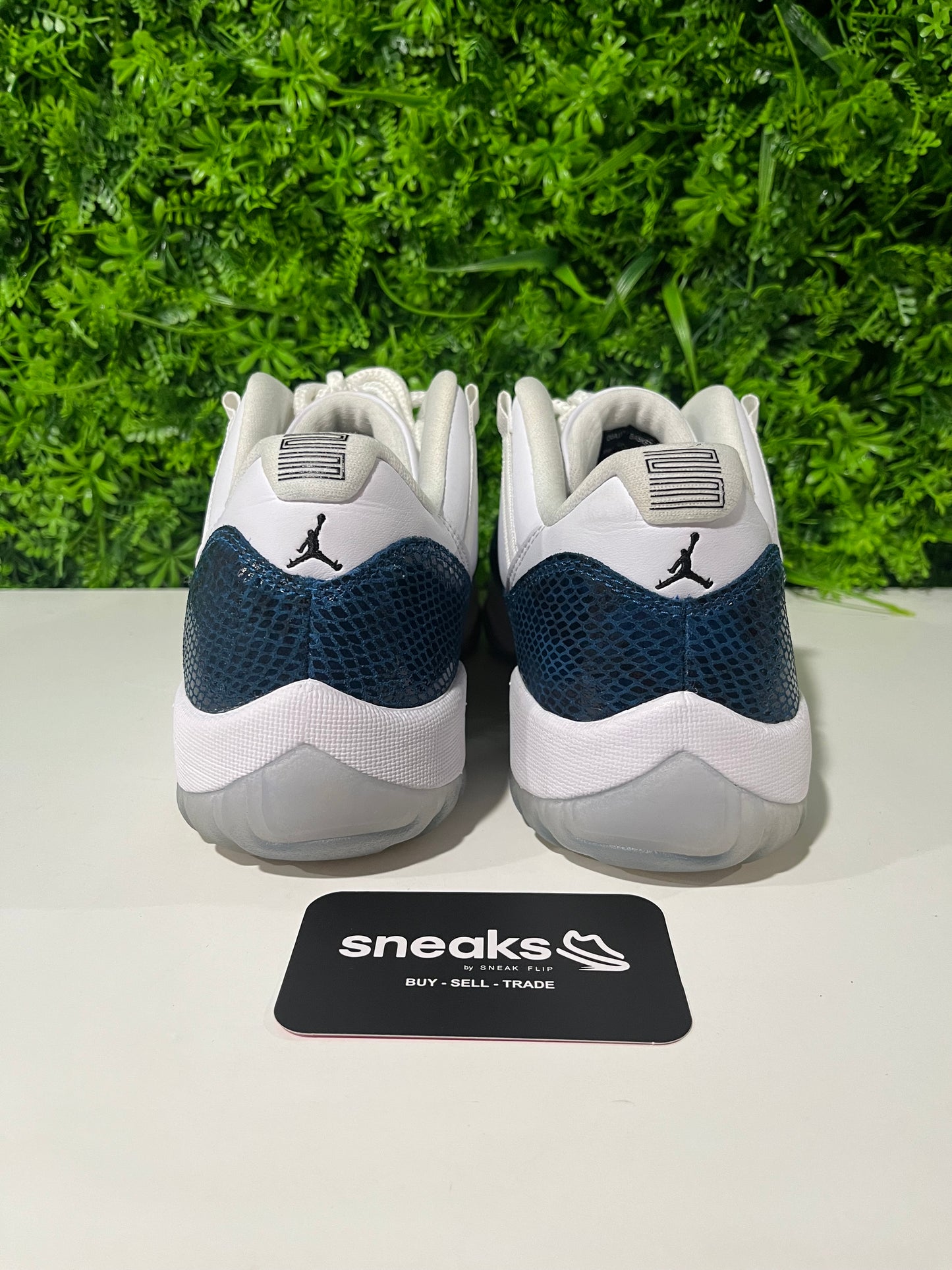 USED Air Jordan 11 Retro Low Navy Snakeskin 2019 CD6846-102 SIZE 9.5M NO BOX