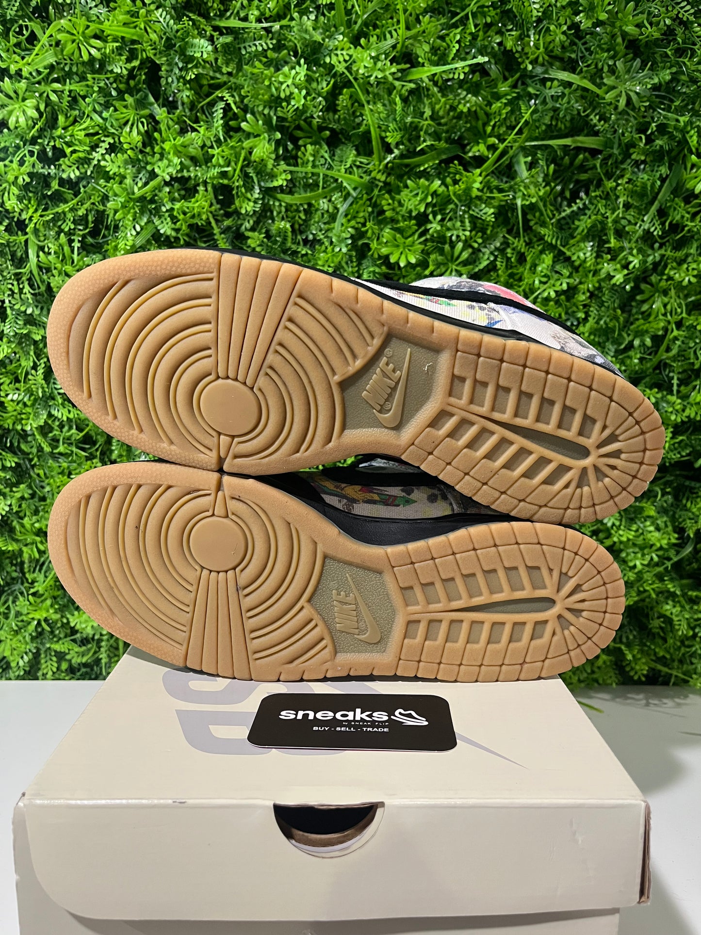 USED Supreme x Dunk Low SB Rammellzee FD8778-001 SIZE 10M OG ALL