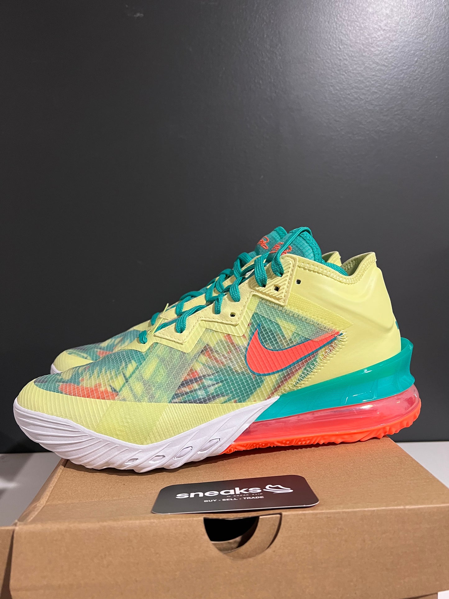 NEW LeBron 18 Low LeBronold Palmer CV7562-300 SIZE 11M OG ALL JY25-187