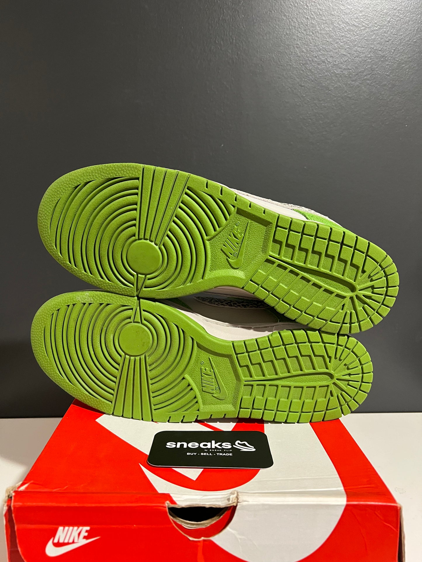 USED Nike Dunk Low AS Safari Swoosh Chlorophyll DR0156-300 SIZE 9.5M OG ALL JY25-239