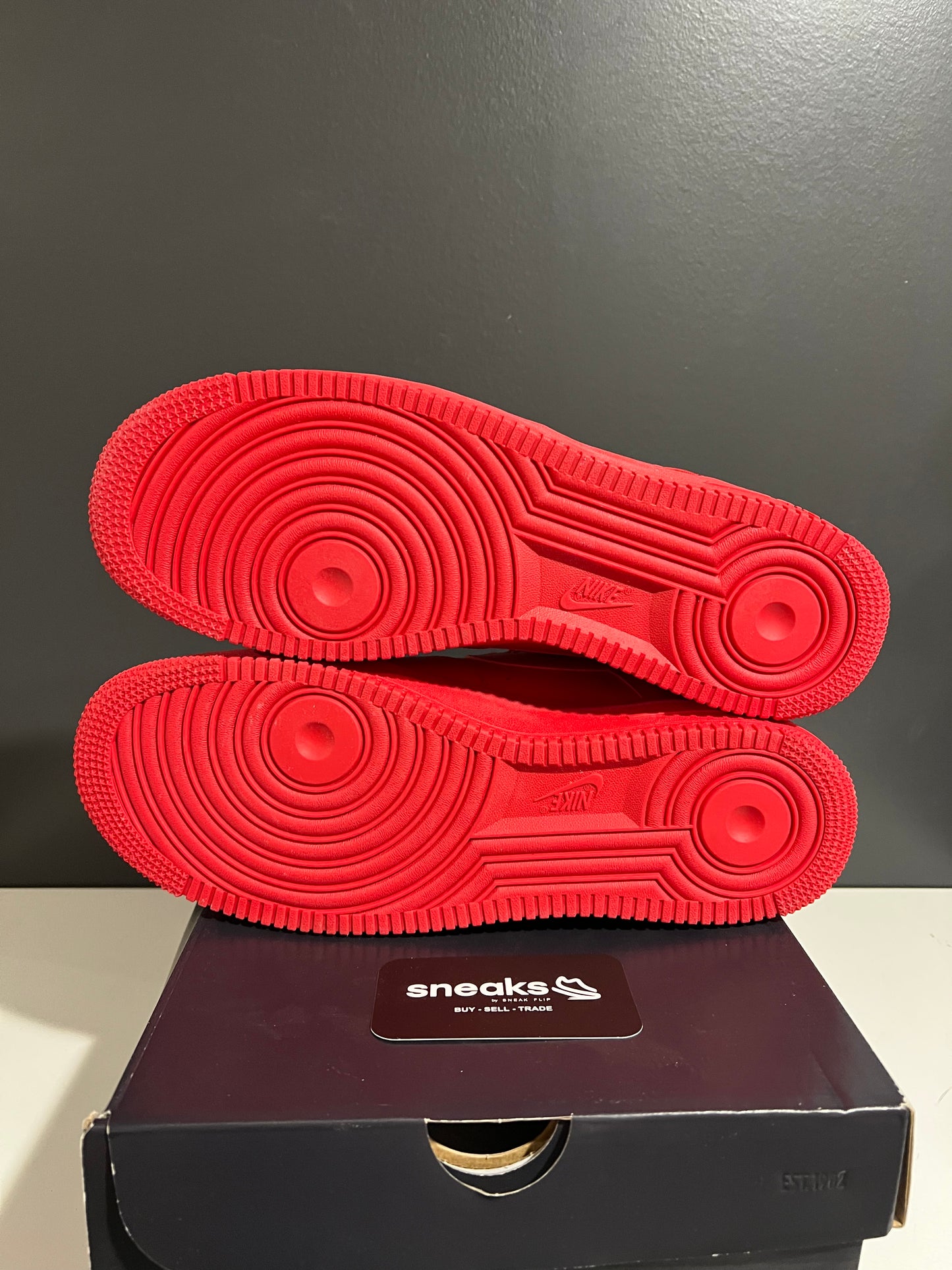 NEW Air Force 1 Low '07 LV8 1 Triple Red CW6999-600 SIZE 11M OG ALL AG25-57