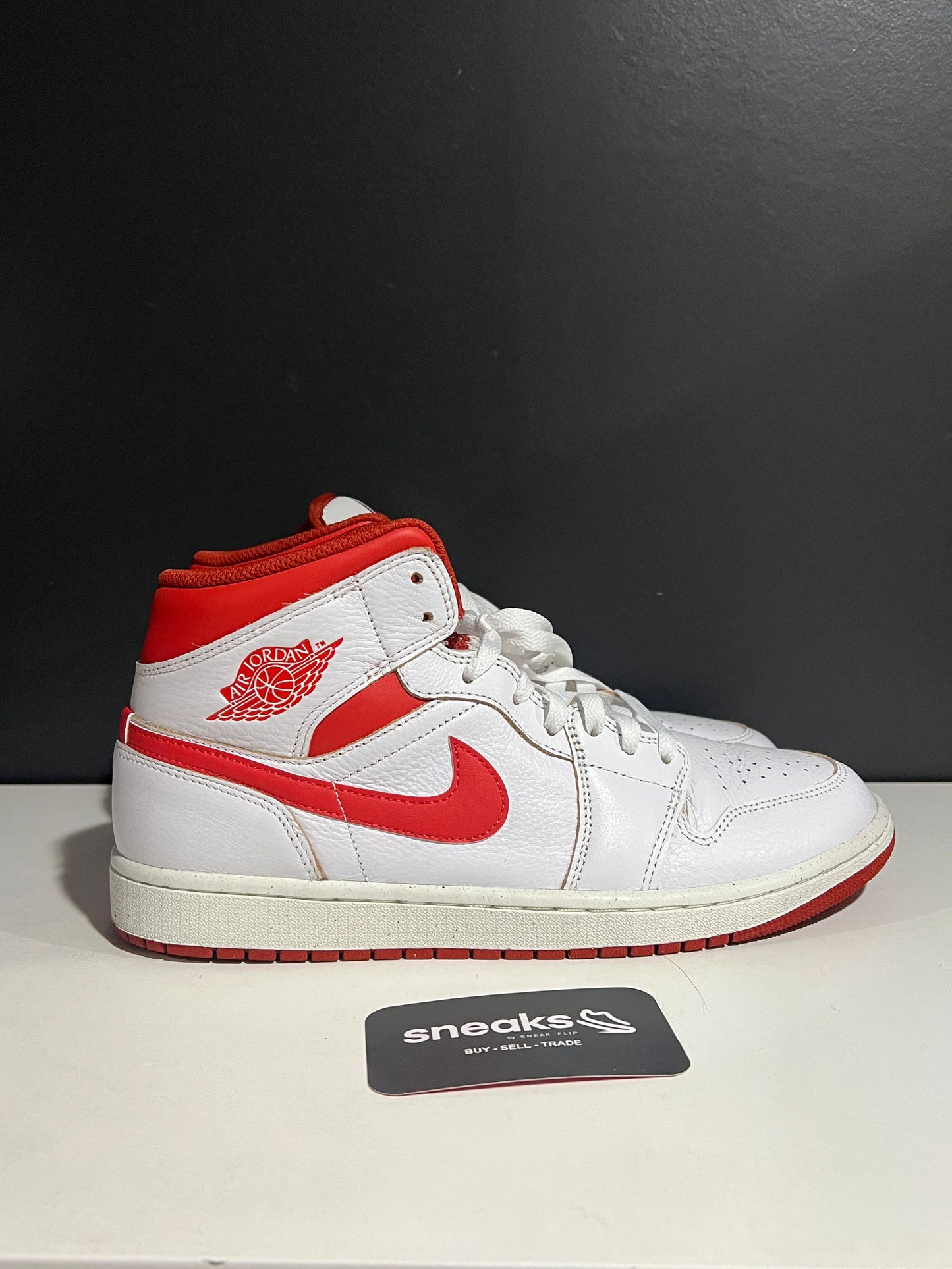 USED SIZE 10.5M Jordan 1 Mid SE Dune Red - Used