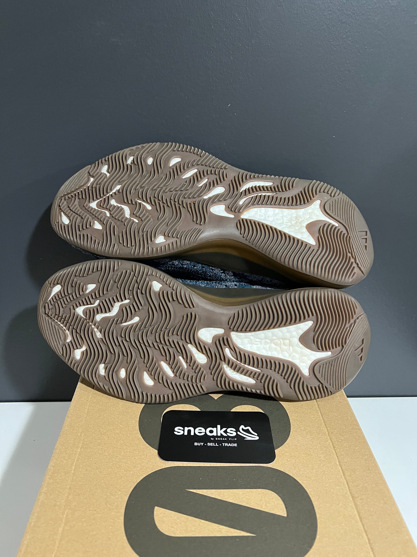 USED Yeezy Boost 380 Covellite GZ0454 SIZE 10M OG ALL AG25-326