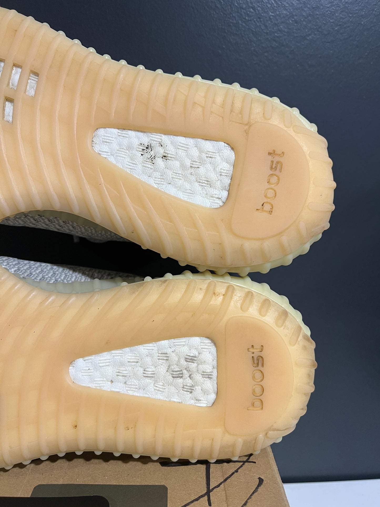 USED Yeezy Boost 350 V2 Lundmark Non-Reflective FU9161 SIZE 9M OG ALL AG25-280
