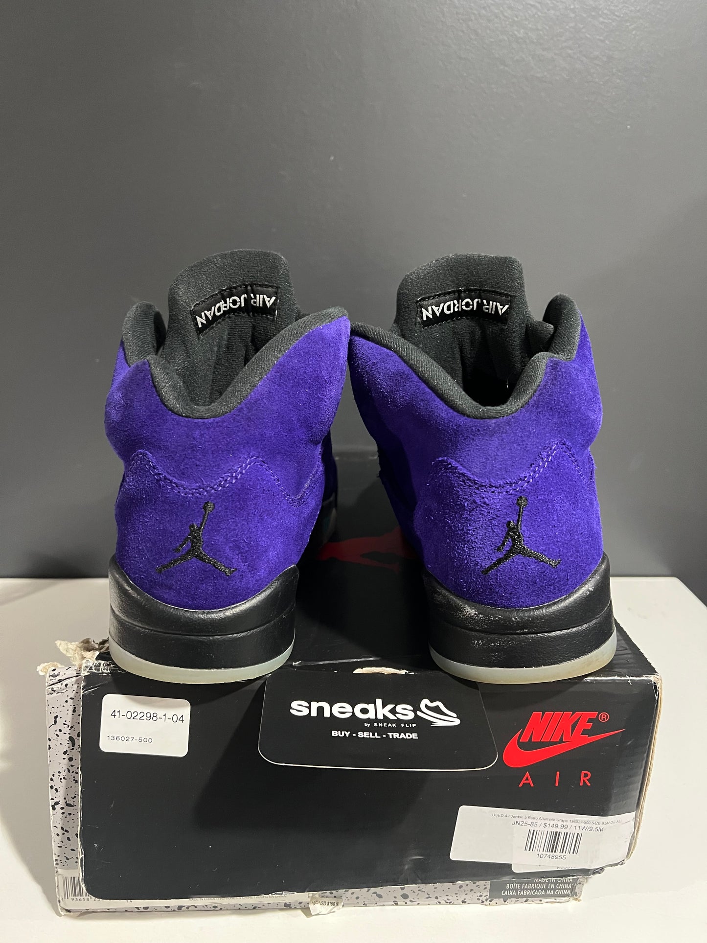 USED Air Jordan 5 Retro Alternate Grape 136027-500 SIZE 9.5M DMG BOX AG25-210