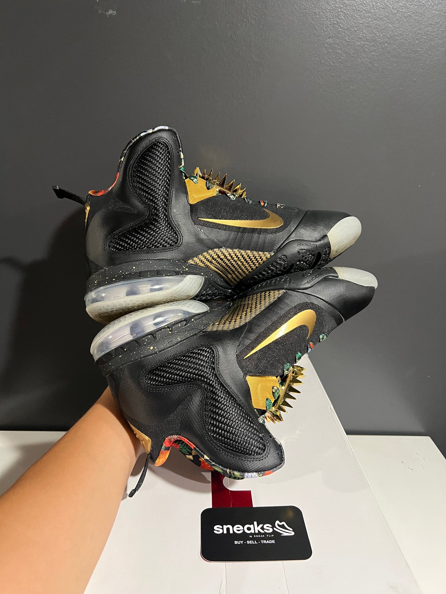 USED LeBron 9 Watch The Throne 2022 DO9353-001 SIZE 10M OG ALL AG25-273