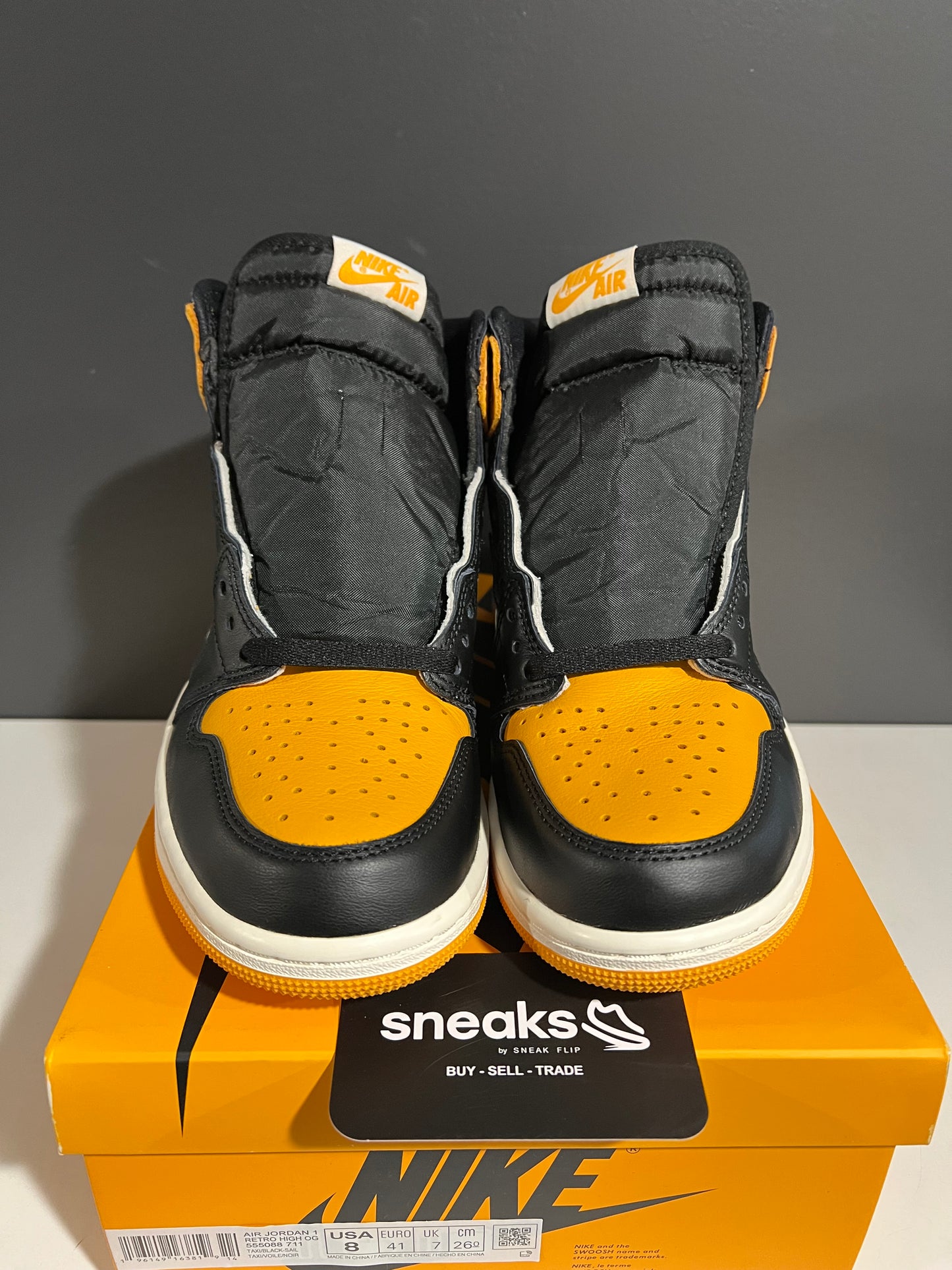 USED Air Jordan 1 Retro High OG Yellow Toe 555088-711 SIZE 8M OG ALL AG25-247