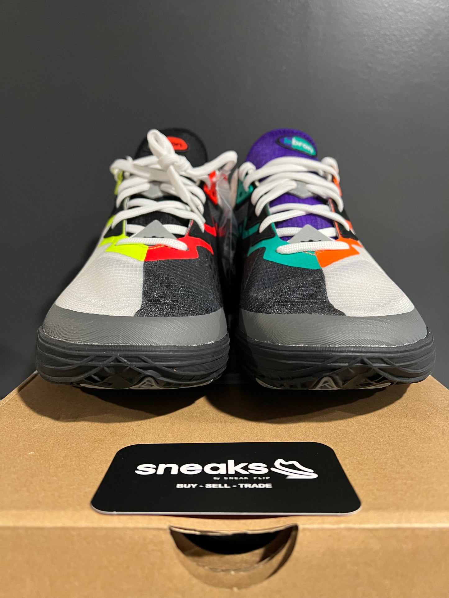 NEW LeBron 18 Low Air Max 95 Greedy CV7562-100 SIZE 11M OG ALL JY25-185