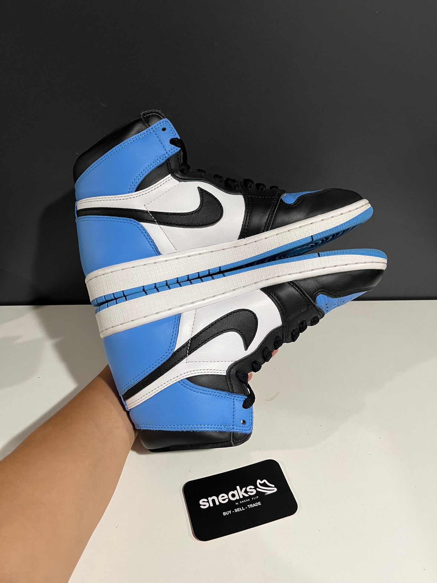 USED Air Jordan 1 Retro High OG UNC Toe DZ5485-400 SIZE 8M NO BOX JN25-241