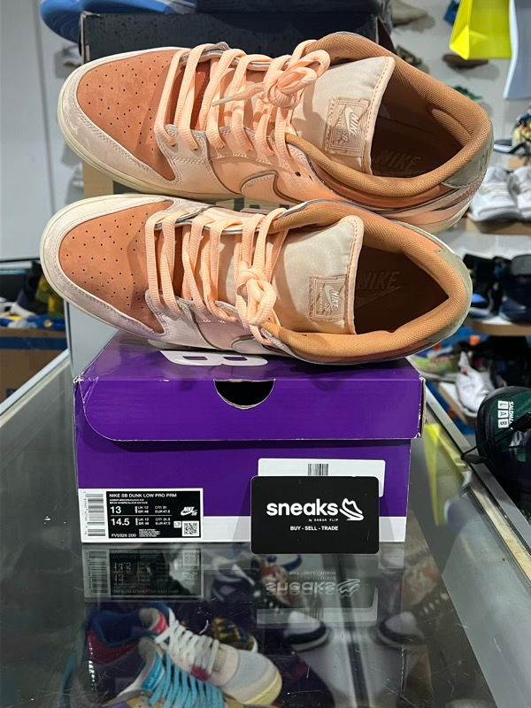 USED SIZE 13M Nike Dunk Low SB Trocadéro Gardens - Used