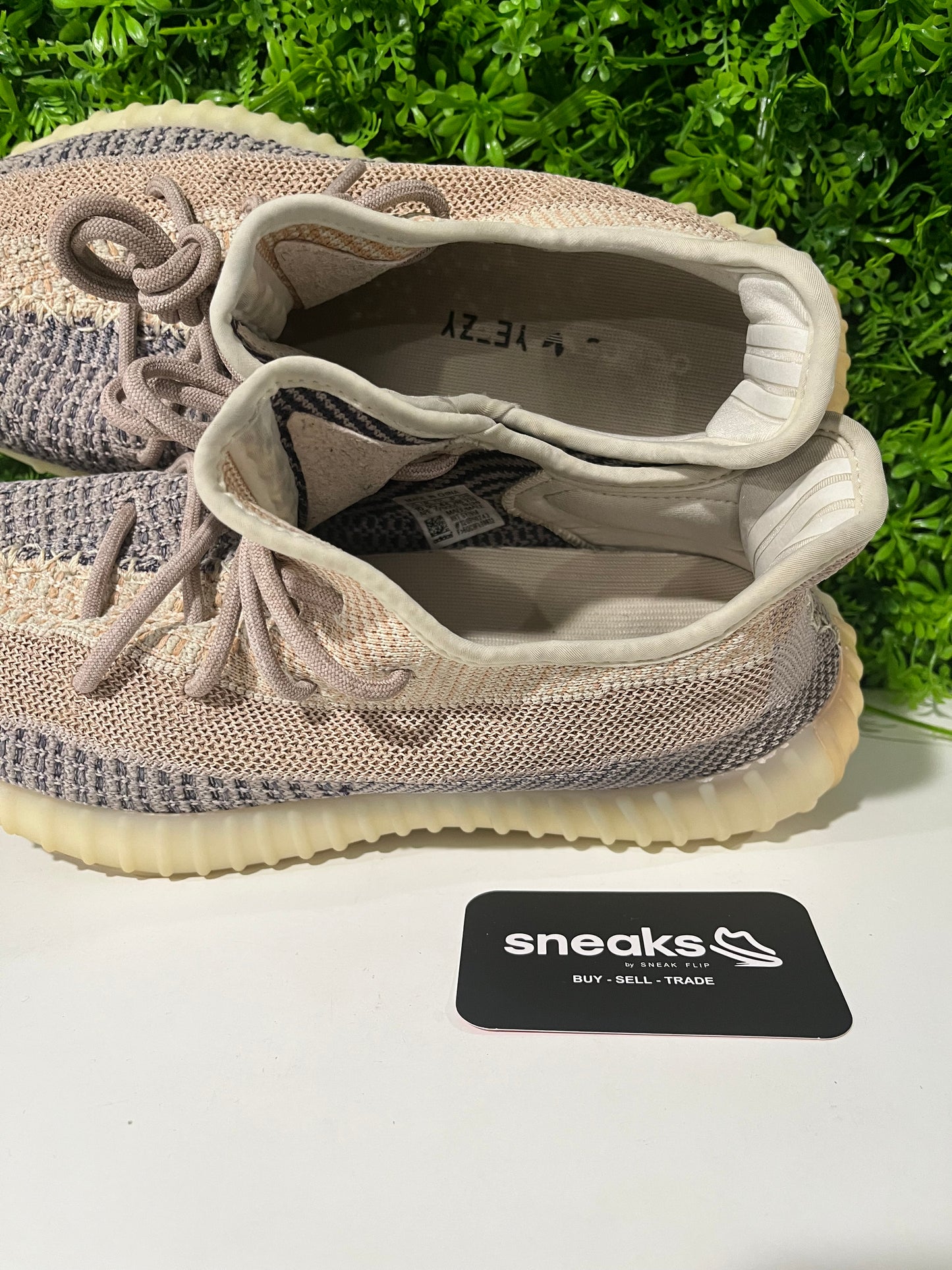 USED Yeezy Boost 350 V2 Ash Pearl GY7658 SIZE 10M NO BOX