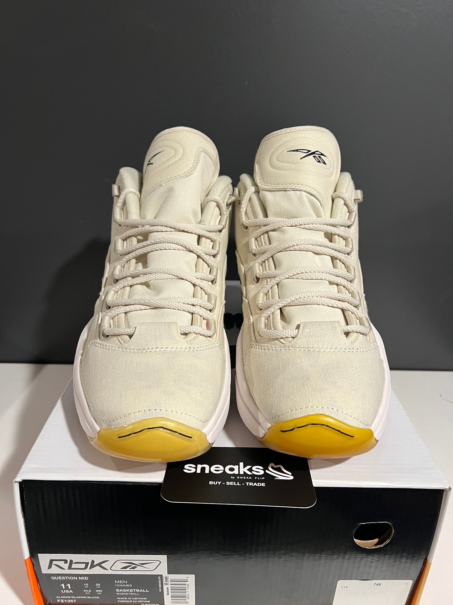 USED Reebok Question Mid Boktober FZ1357 SIZE 11M OG ALL JY25-110