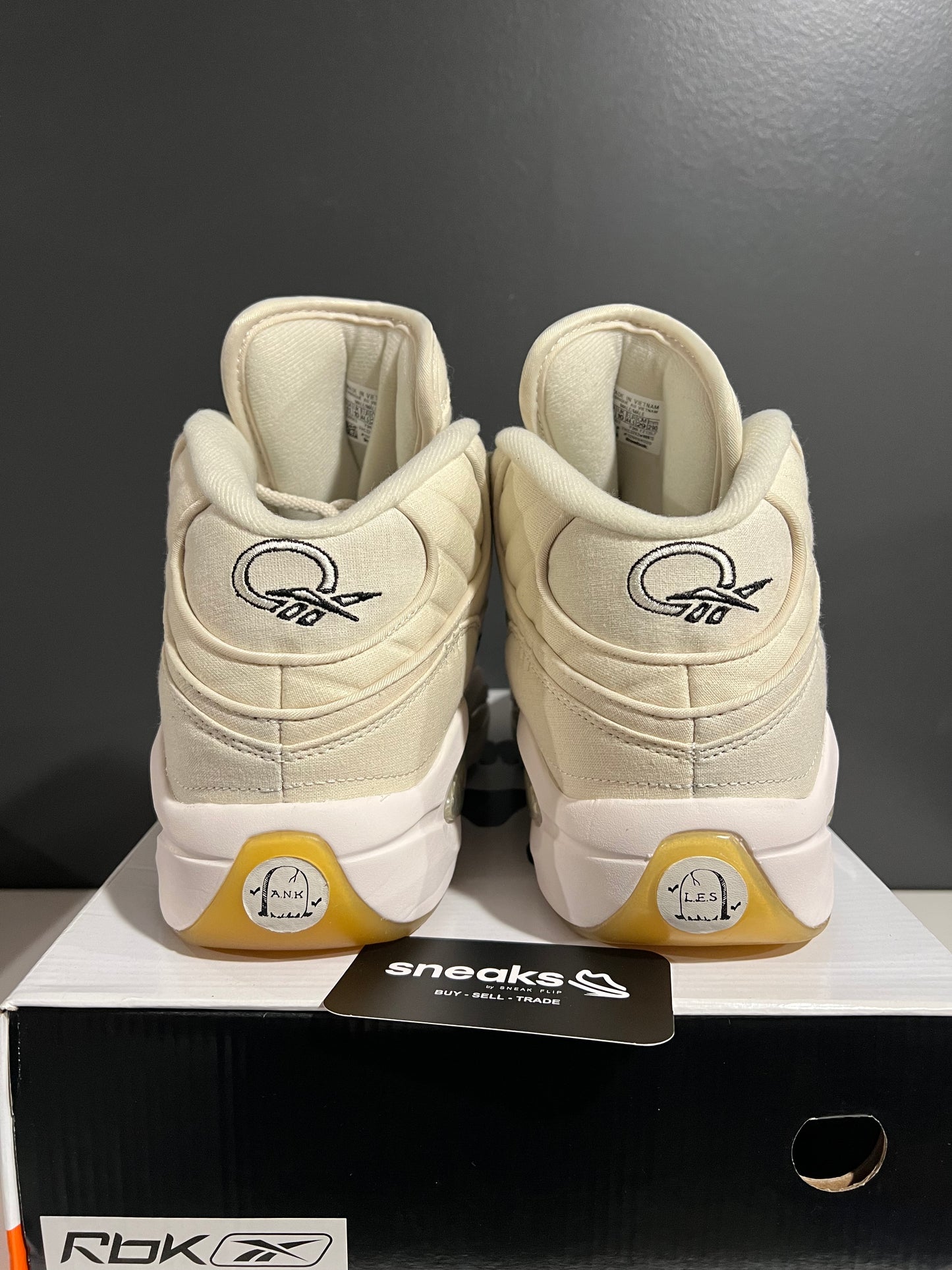 USED Reebok Question Mid Boktober FZ1357 SIZE 11M OG ALL JY25-110
