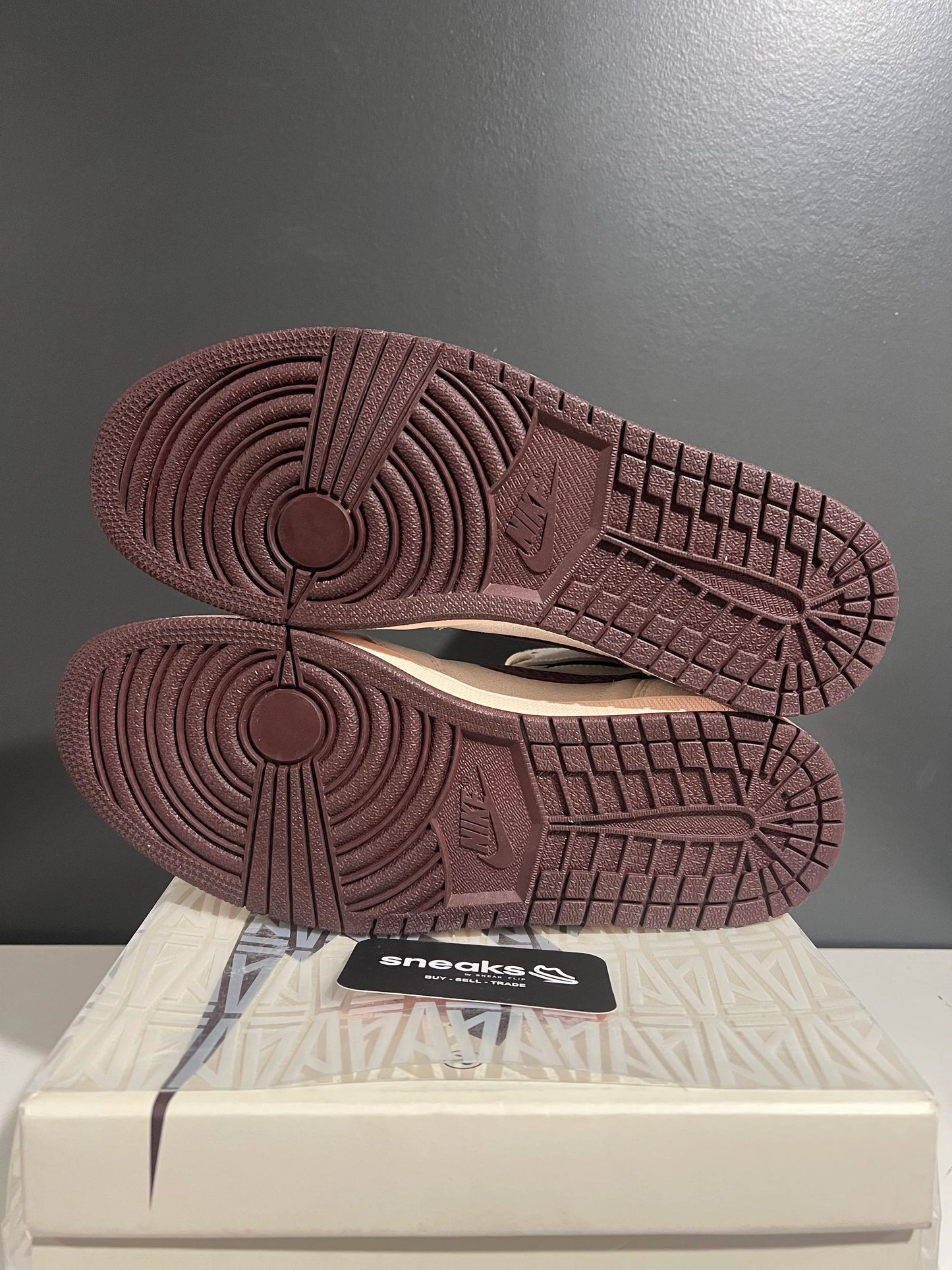 Jordan 1 Retro High OG A Ma Maniére - Used