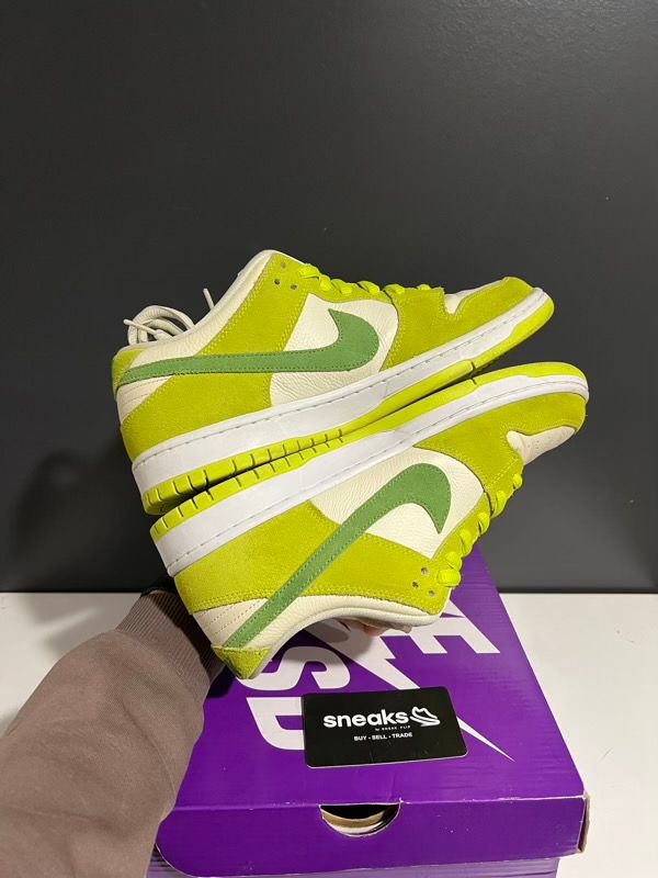 USED SIZE 10.5M Nike SB Dunk Low Green Apple - Used