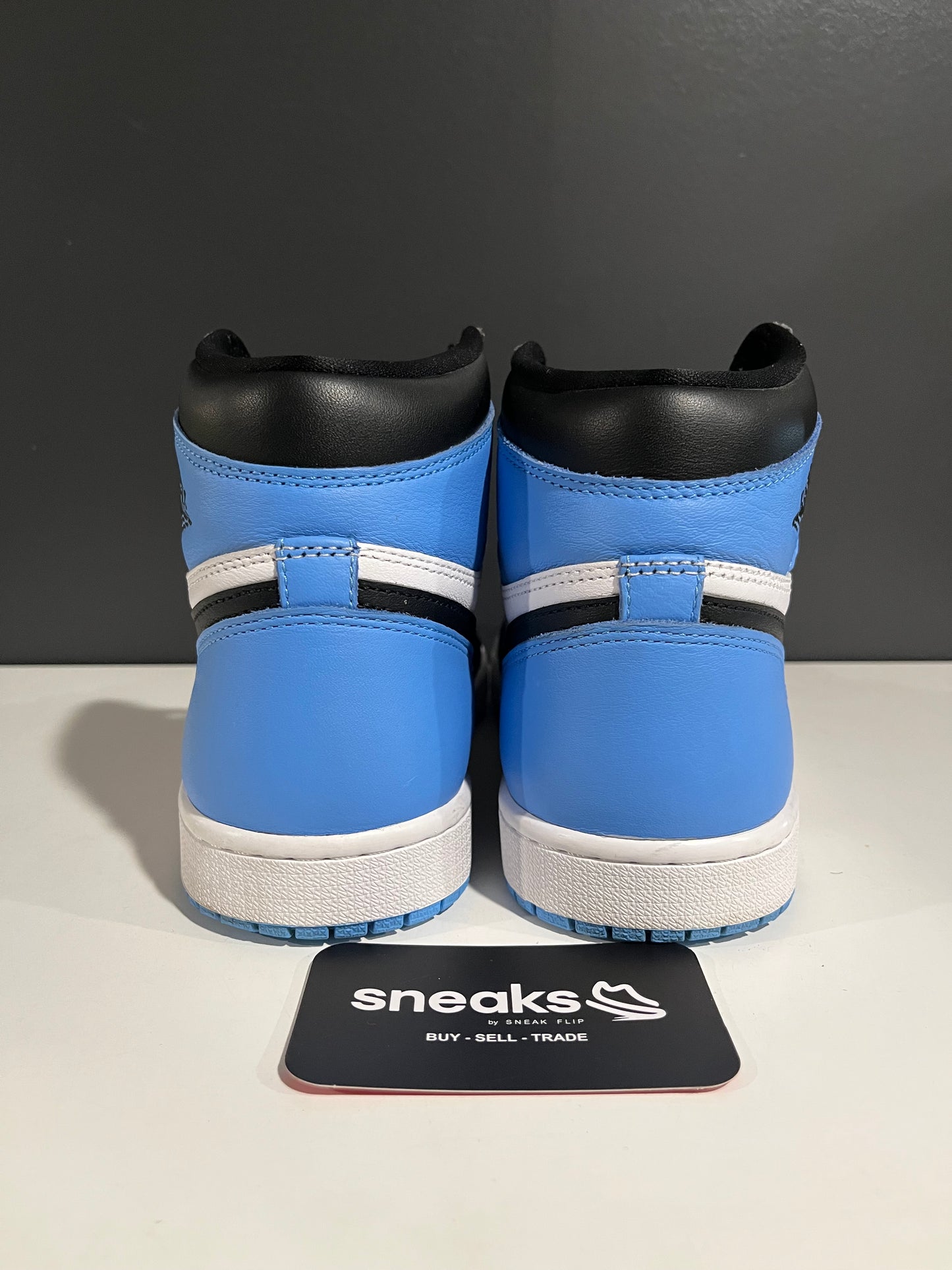 USED Air Jordan 1 Retro High OG UNC Toe DZ5485-400 SIZE 8M NO BOX JN25-241