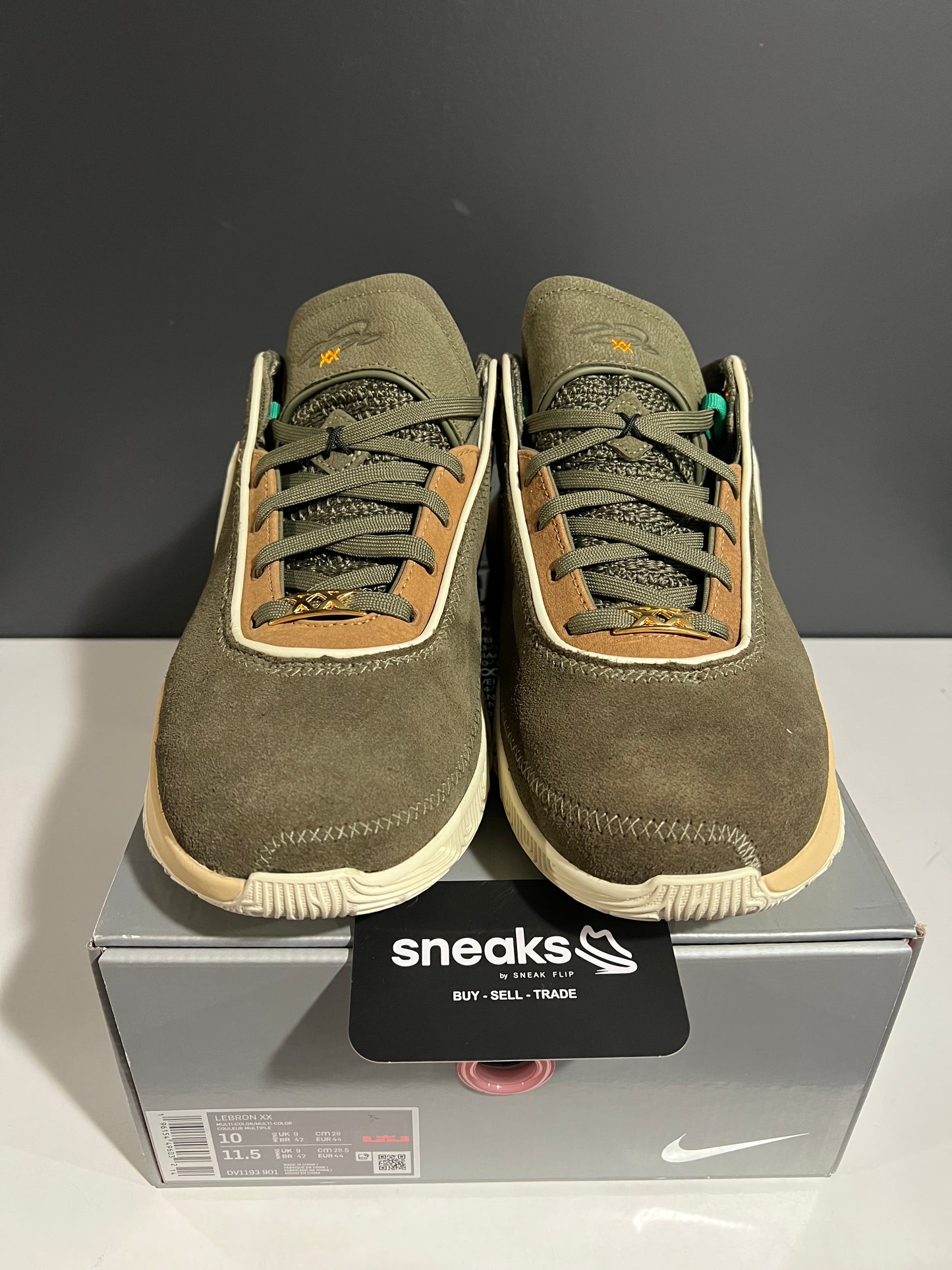 USED LeBron 20 Olive Green DV1193-901 SIZE 10M OG ALL AG25-42